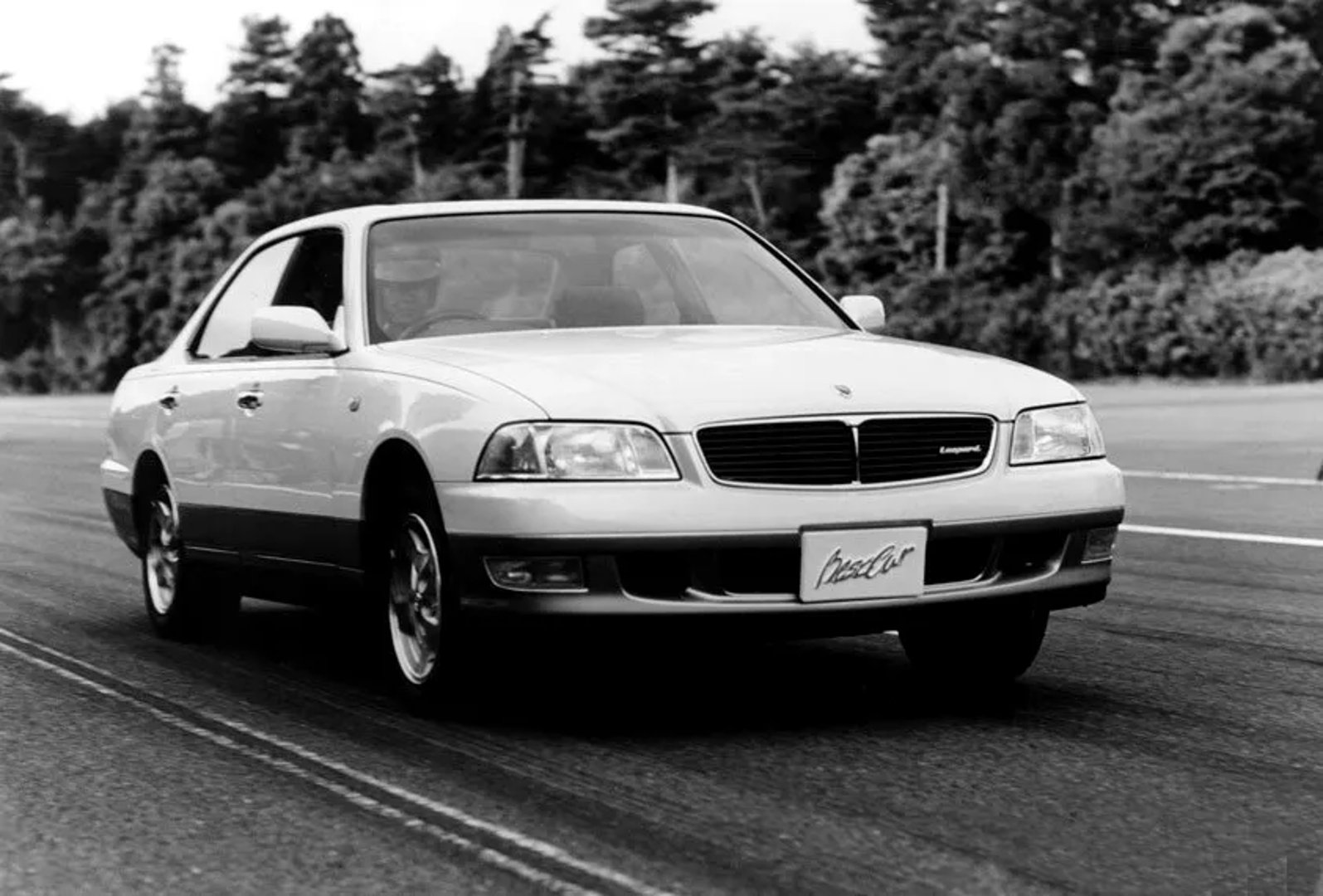 Nissan_Leopard_4_generation__Sedan__2.jpg