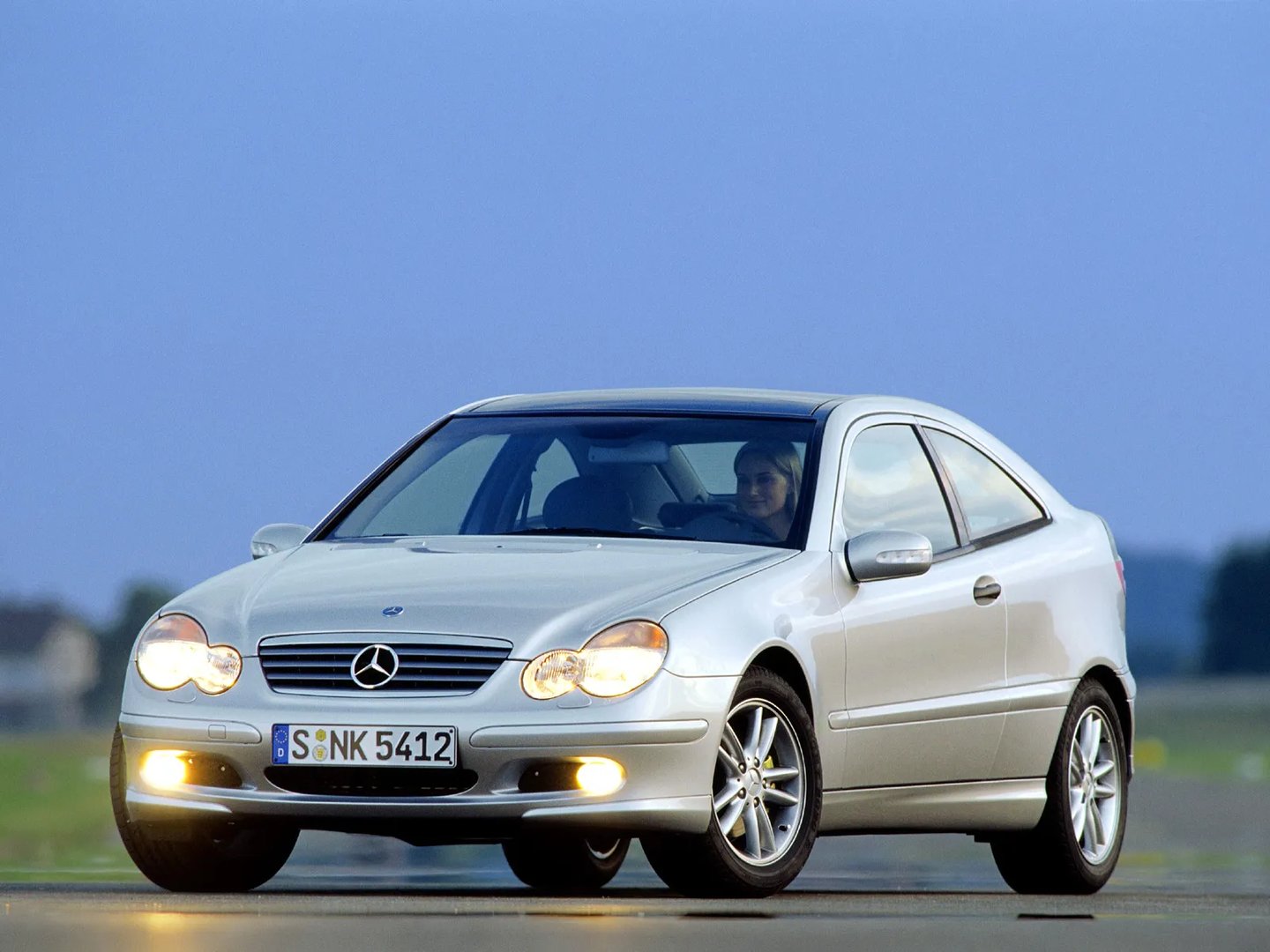 Mercedes_C-Class_2_generation__Hatchback_3-door__6.jpg