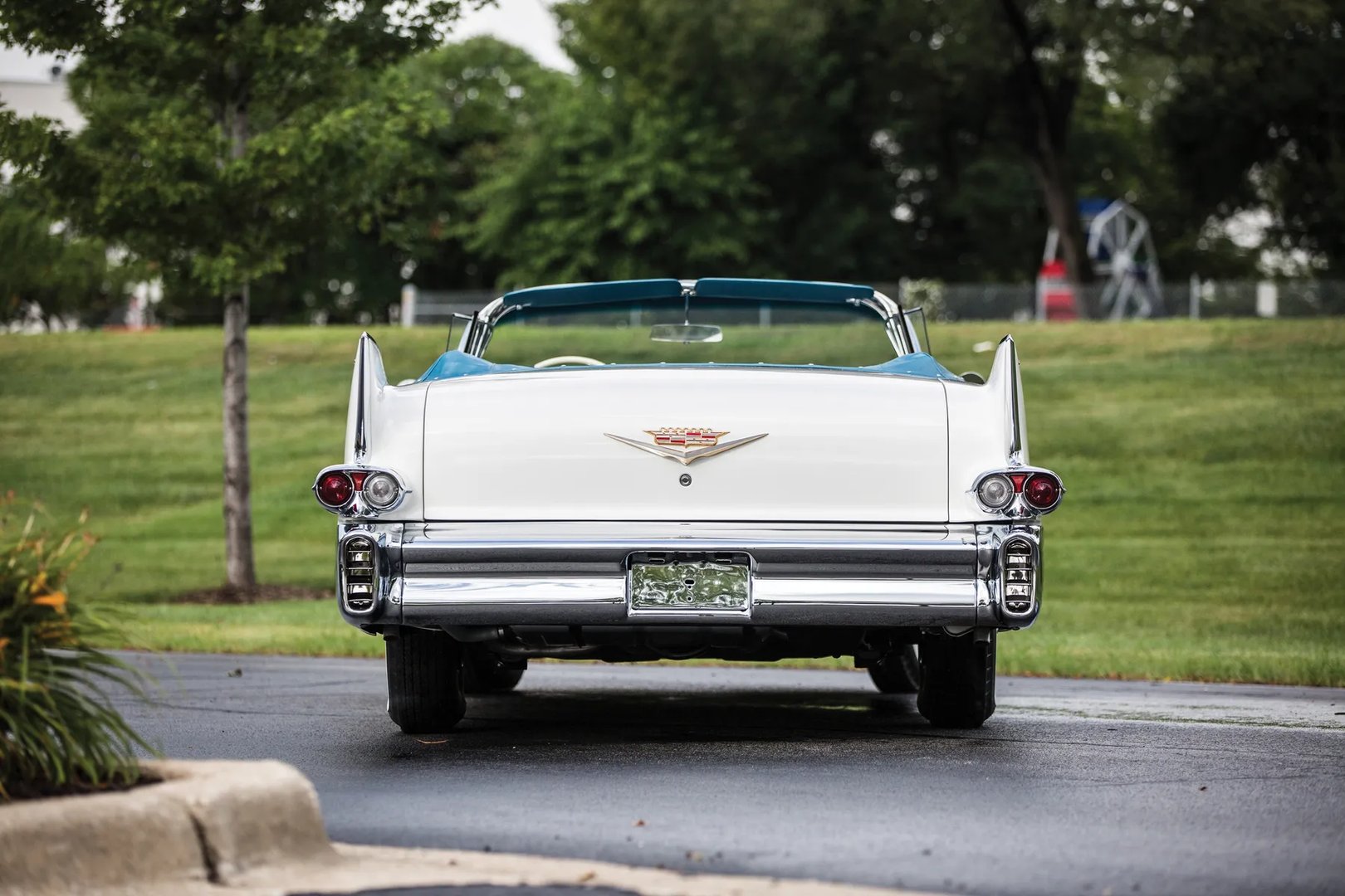 Cadillac_Series_62_5_generation__Cabrio__9.jpg
