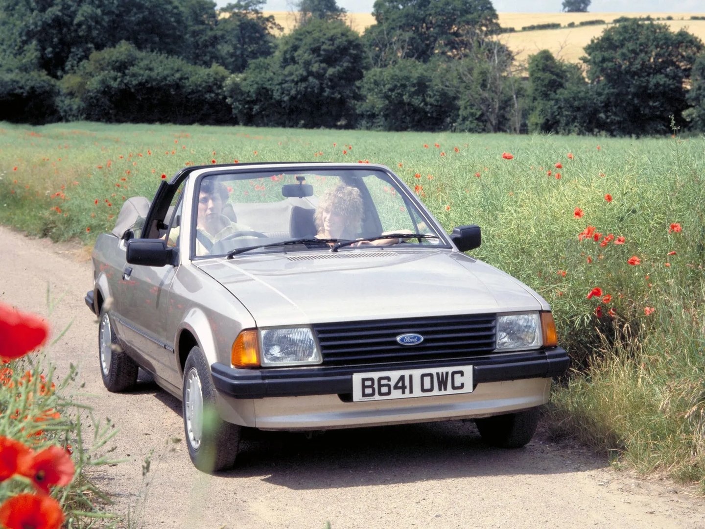 Ford_Escort_3_generation__Cabrio__3.jpg