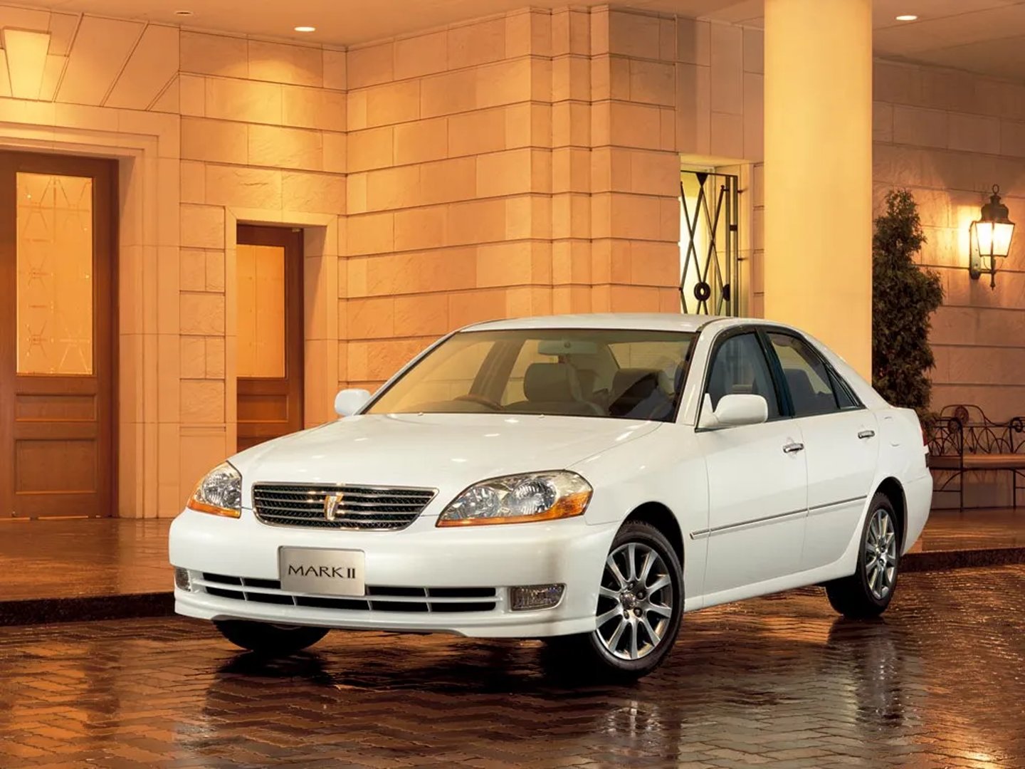 Toyota_Mark_II_9_generation__Sedan__3.jpg