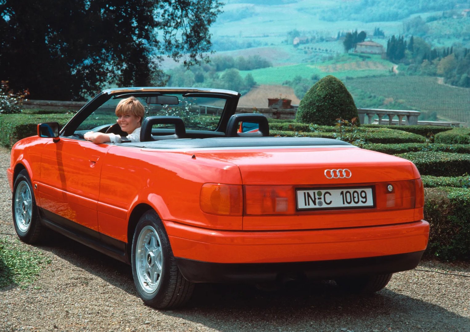 Audi_Cabriolet_1_generation__Cabrio__2.jpg