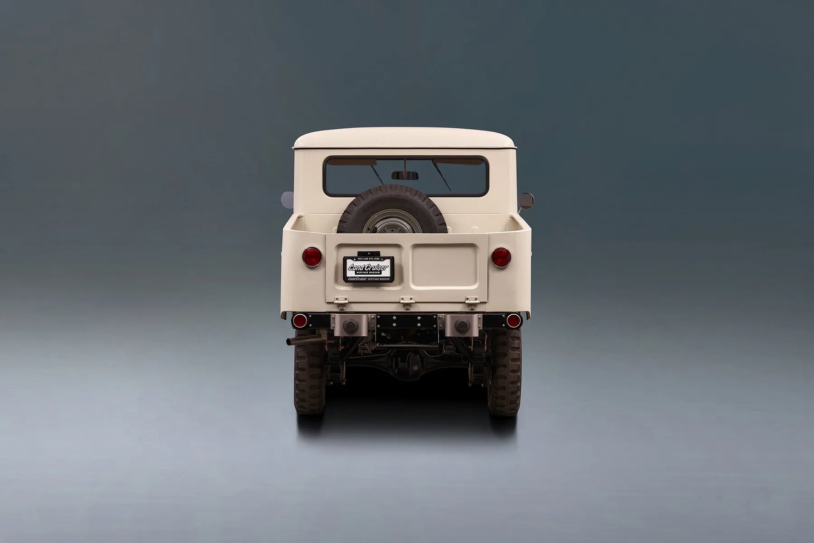 Toyota_LC_4_generation__Pickup_single-cab__10.jpg