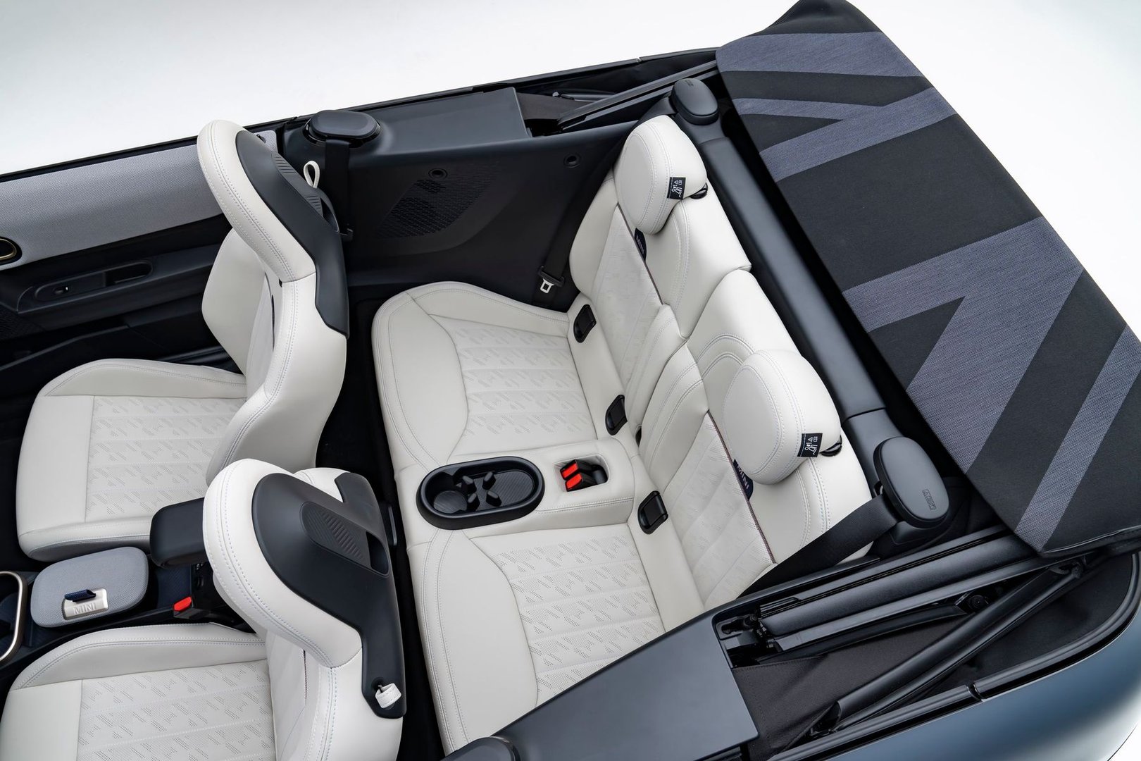 mini_Cooper_4_generation__Cabrio__32.jpg