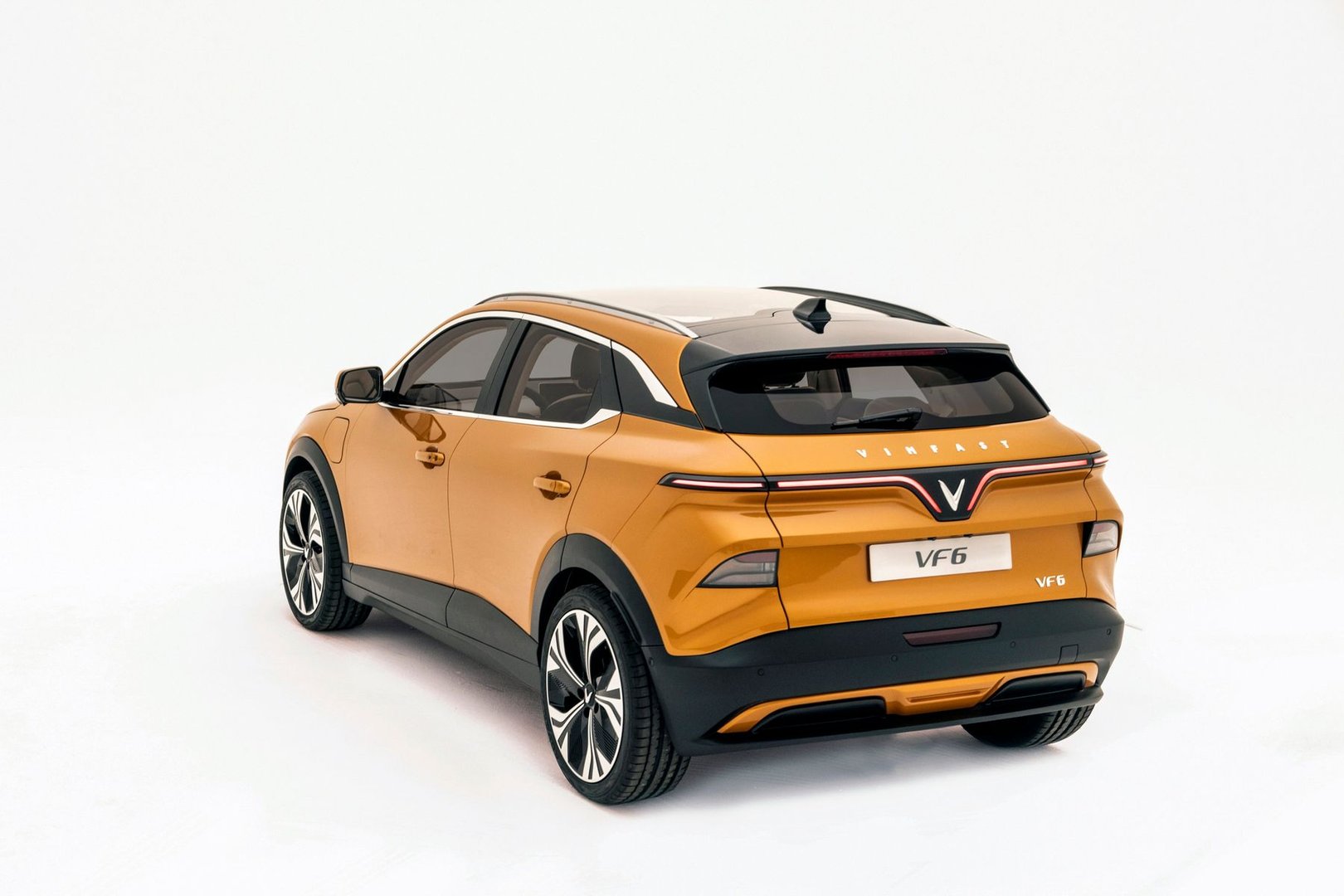 vinfast_VF6_1_generation__SUV_5-doors__16.jpg