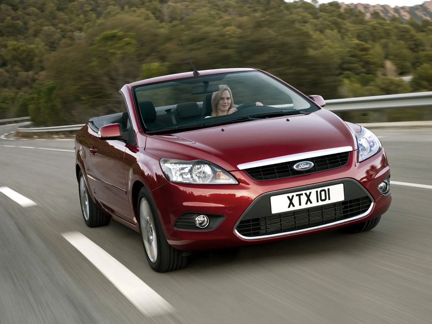 Ford_Focus_2_generation_restyling__Cabrio__6.jpg