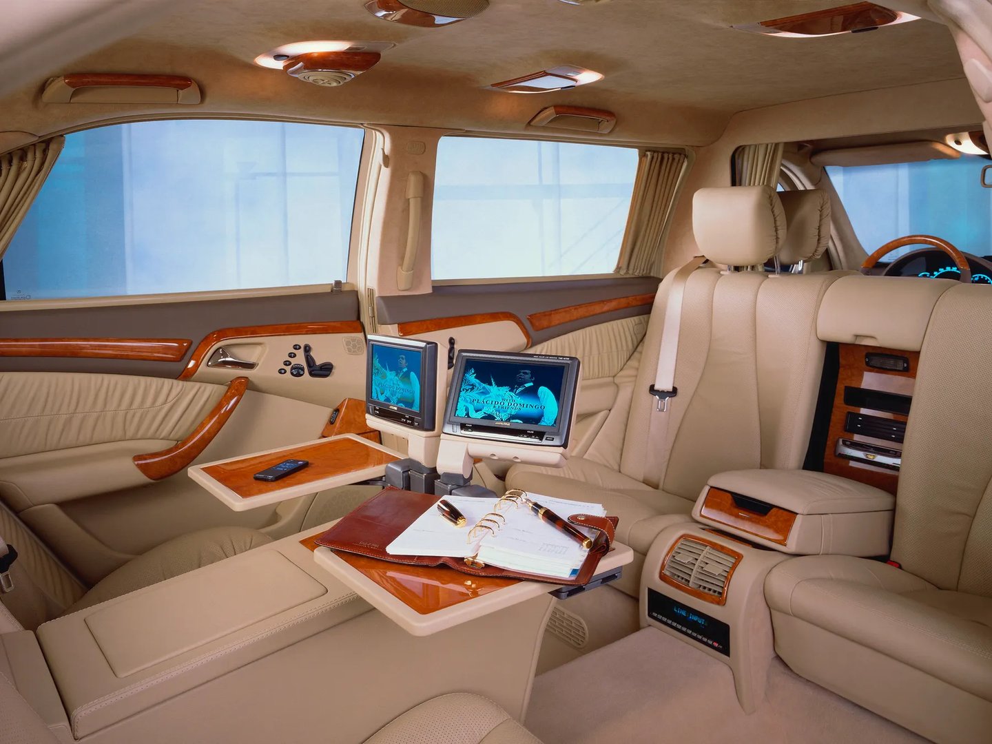 Mercedes_S-Class_4_generation__Limousine__5.jpg