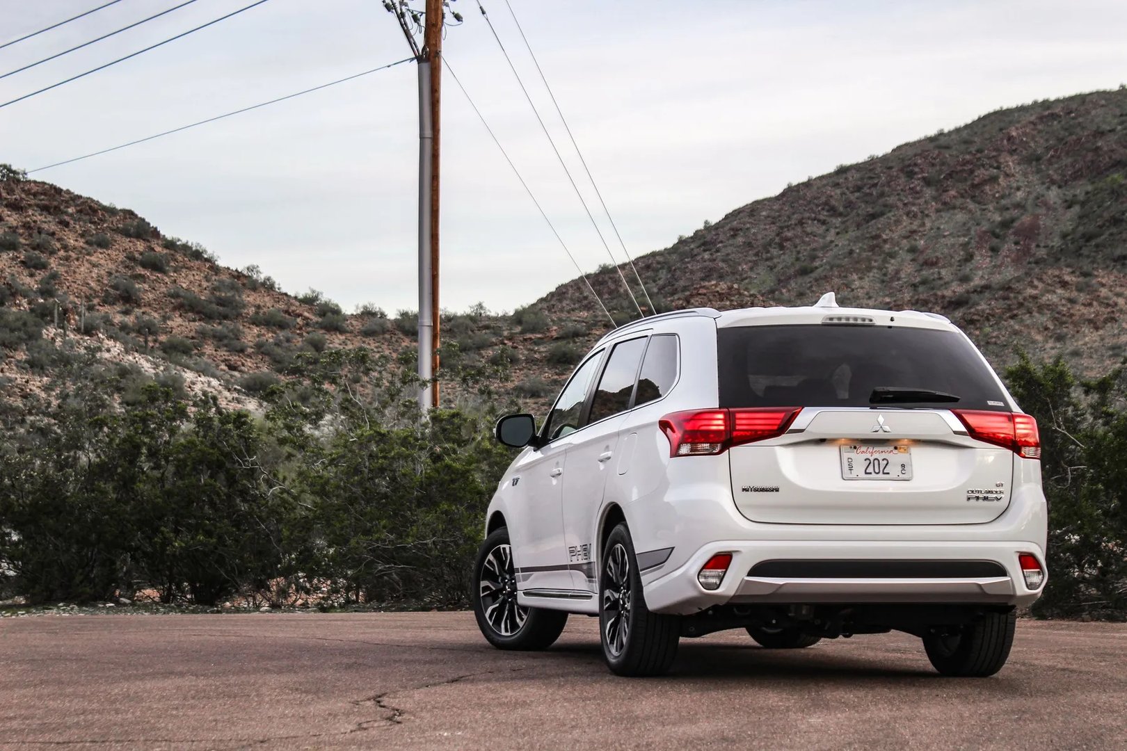 Mitsubishi_Outlander_3_generation_restyling_3__SUV_5-doors__13.jpg