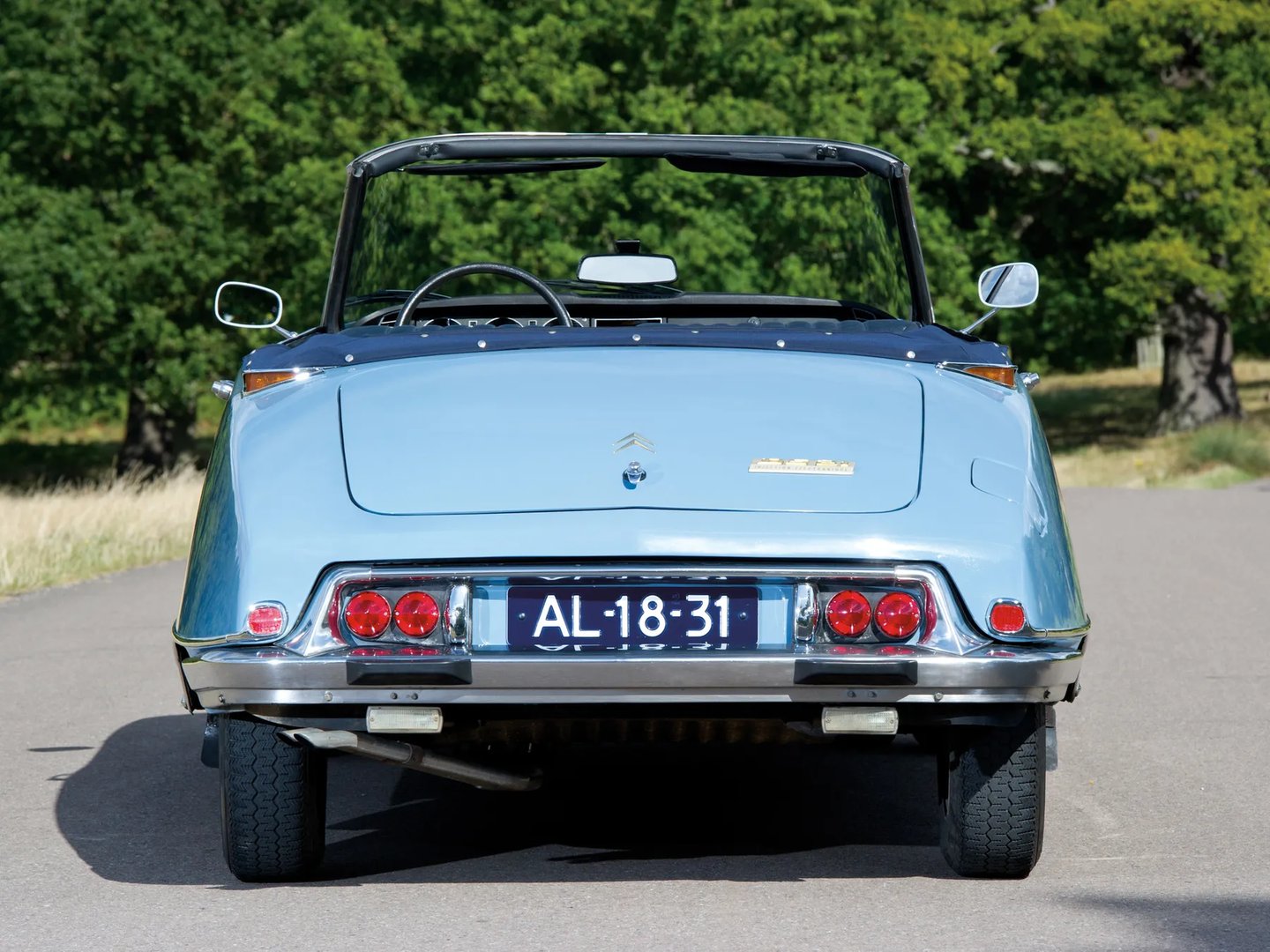 Citroen_DS_1_generation_restyling_2__Cabrio__2.jpg