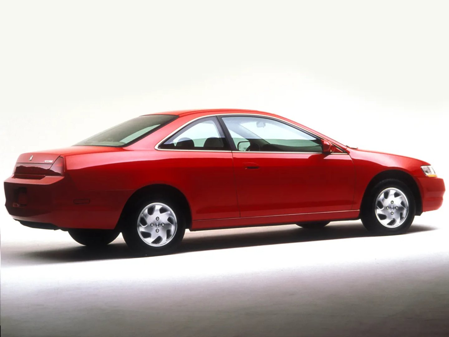 Honda_Accord_6_generation__Coupe__2.jpg