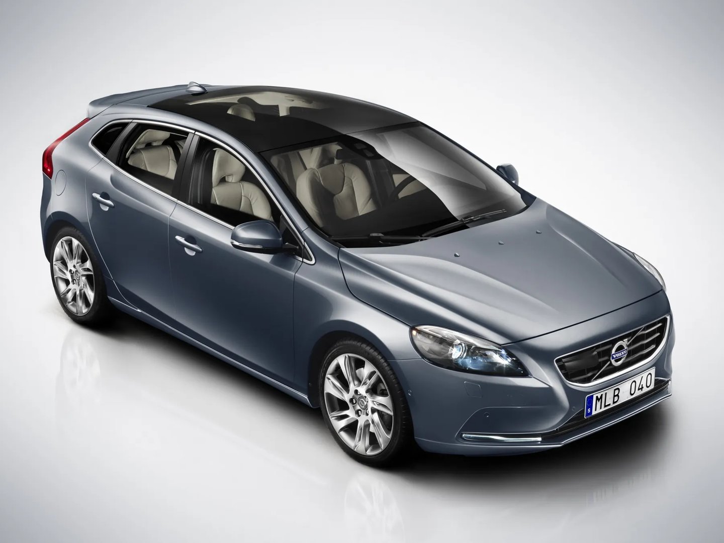 Volvo_V40_2_generation__Mini_5-doors__1.jpg