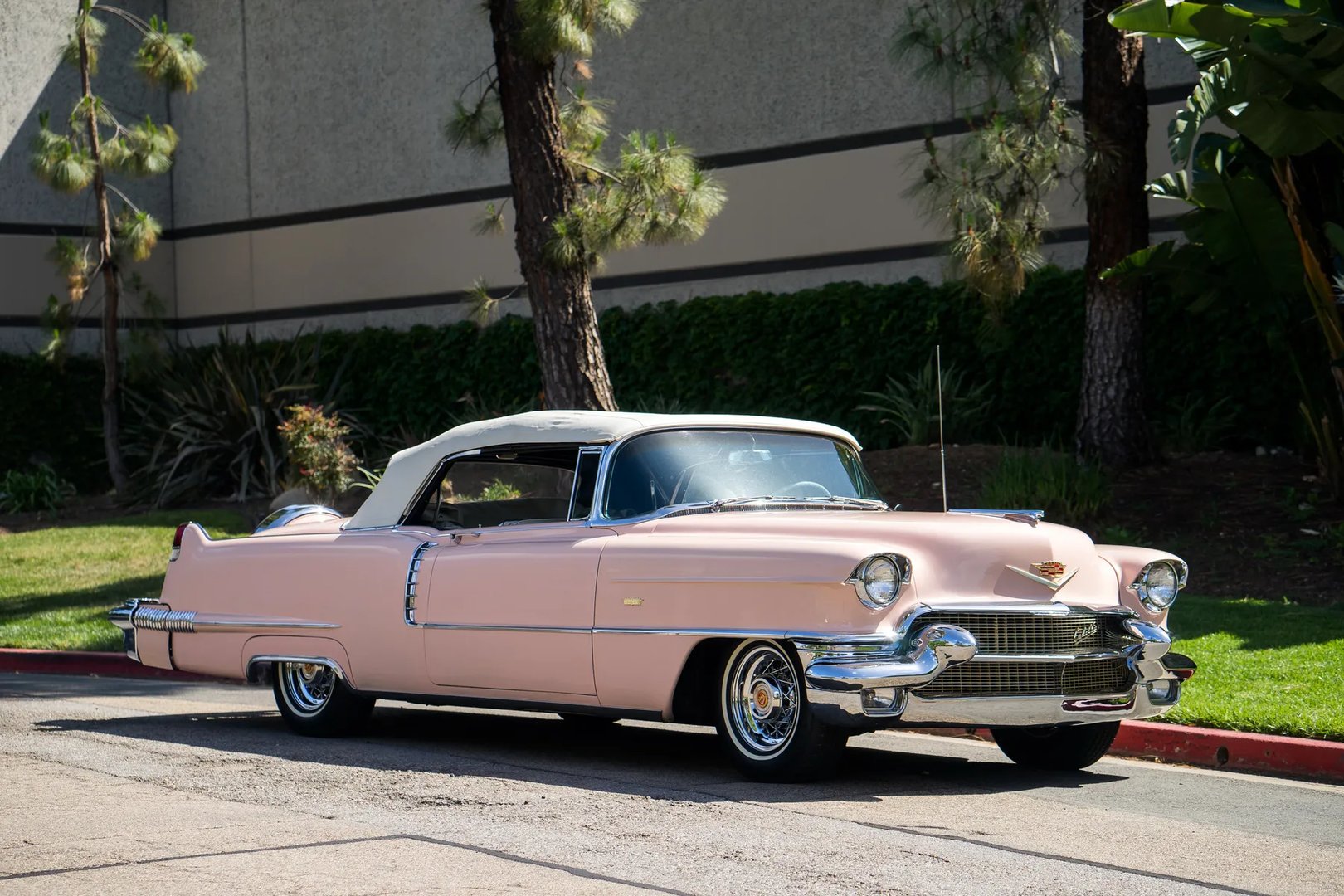 Cadillac_Series_62_4_generation__Cabrio__4.jpg