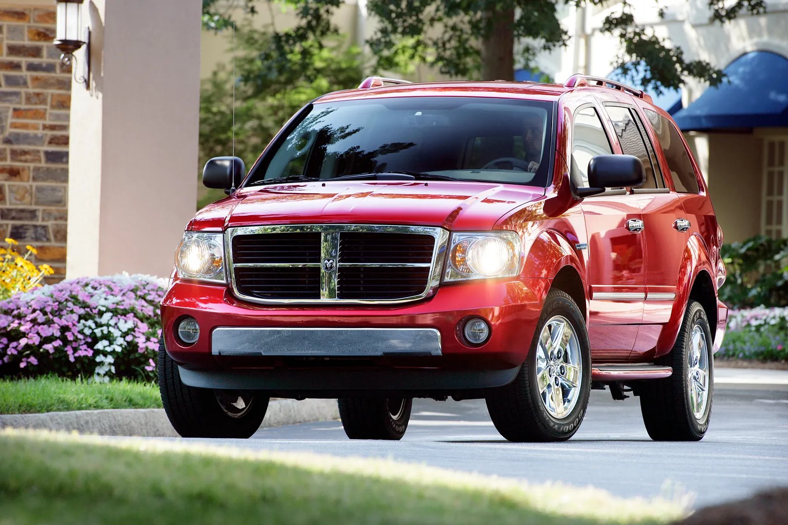 Dodge_Durango_2_generation_restyling__SUV_5-doors__3.jpg