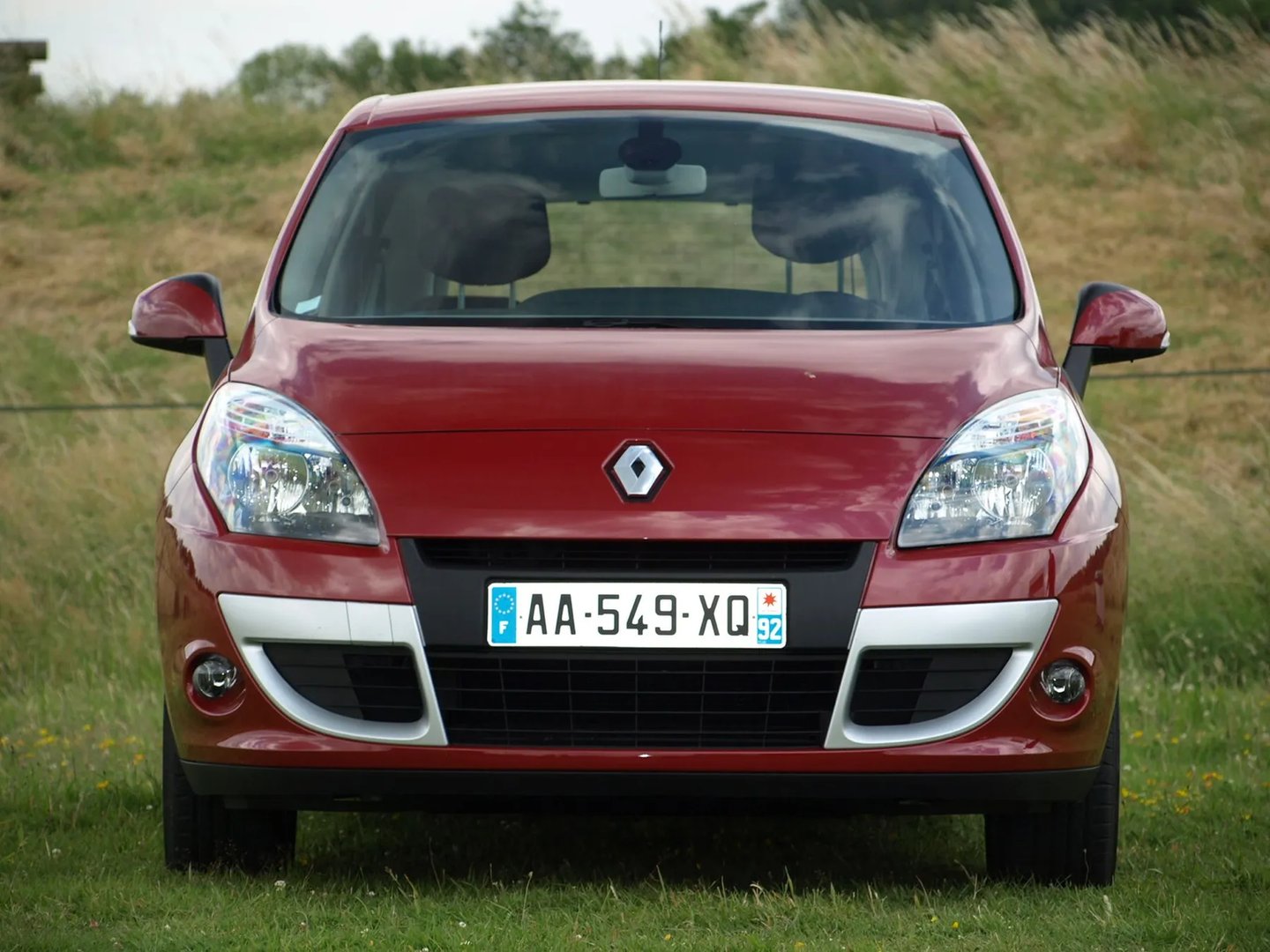 Renault_Scenic_3_generation__Compact_Van__3.jpg