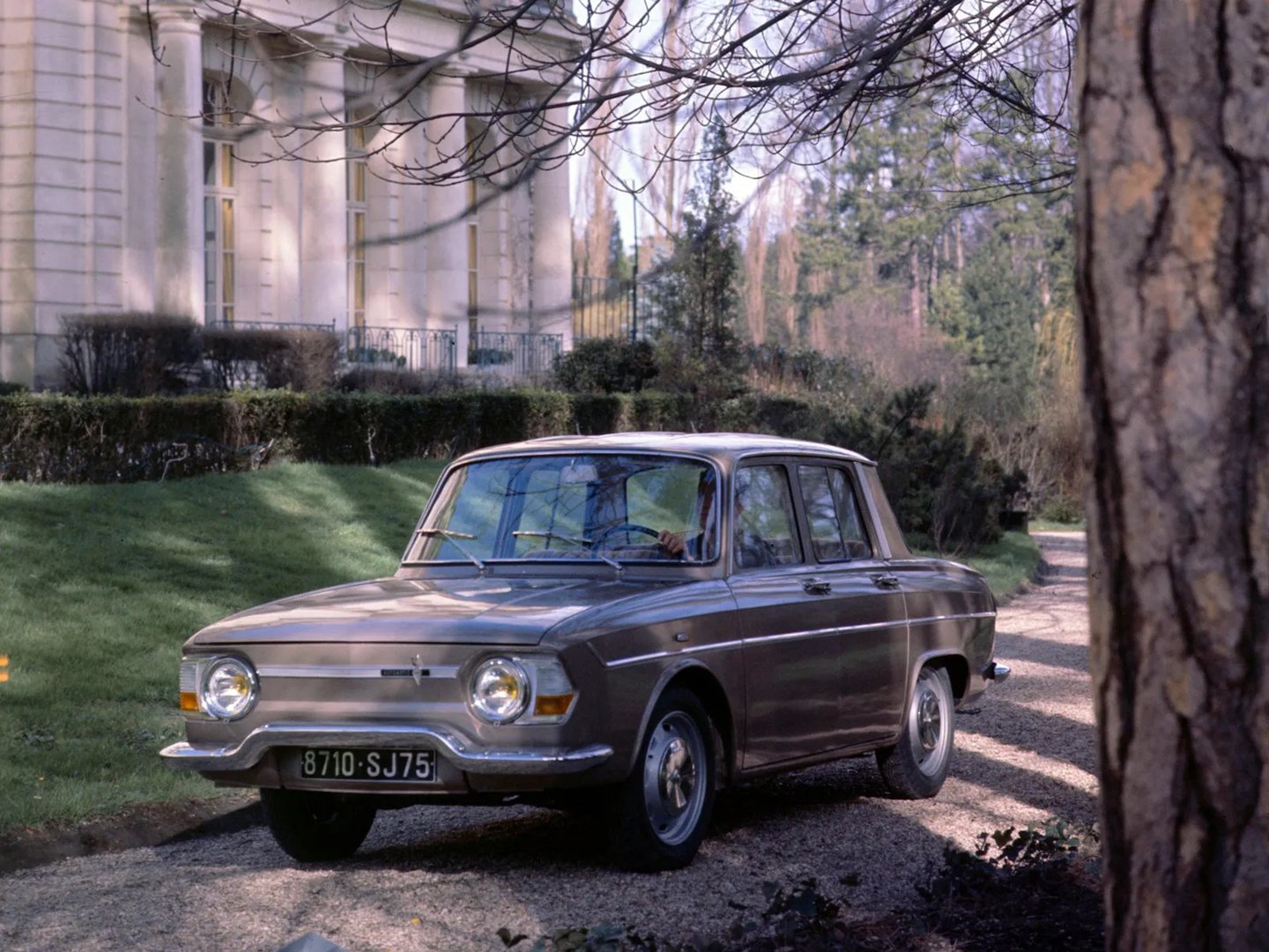 Renault_10_1_generation__Sedan__1.jpg