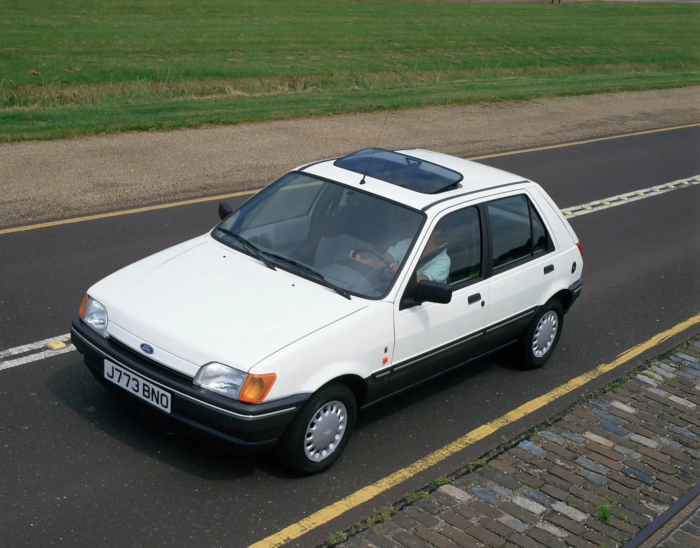 Ford_Fiesta_3_generation__Mini_5-doors__2.jpg