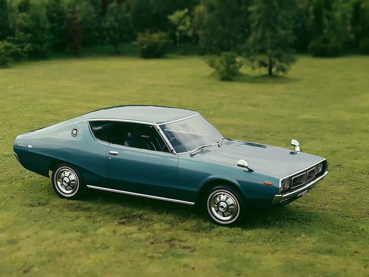 Nissan_Skyline_4_generation__Coupe__7.jpg