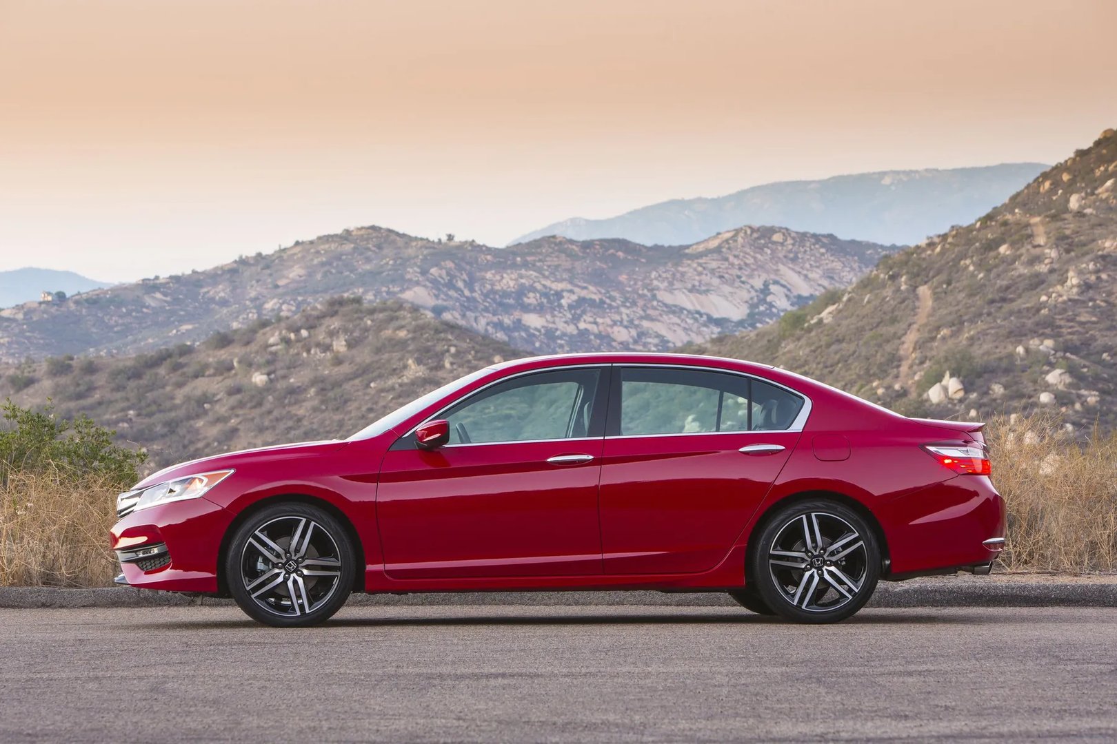 Honda_Accord_(USA)_9_generation_restyling__Sedan__10.jpg