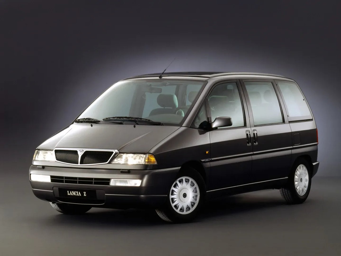 Lancia_Zeta_1_generation__Compact_Van__2.jpg