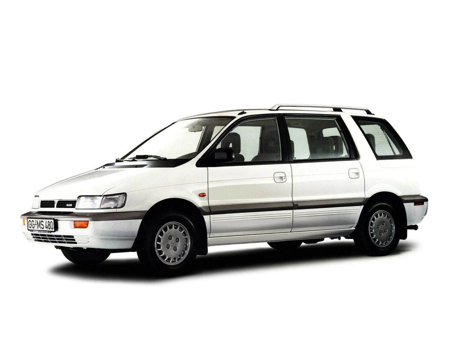 Mitsubishi_Space_Wagon_2_generation__Compact_Van__4.jpg