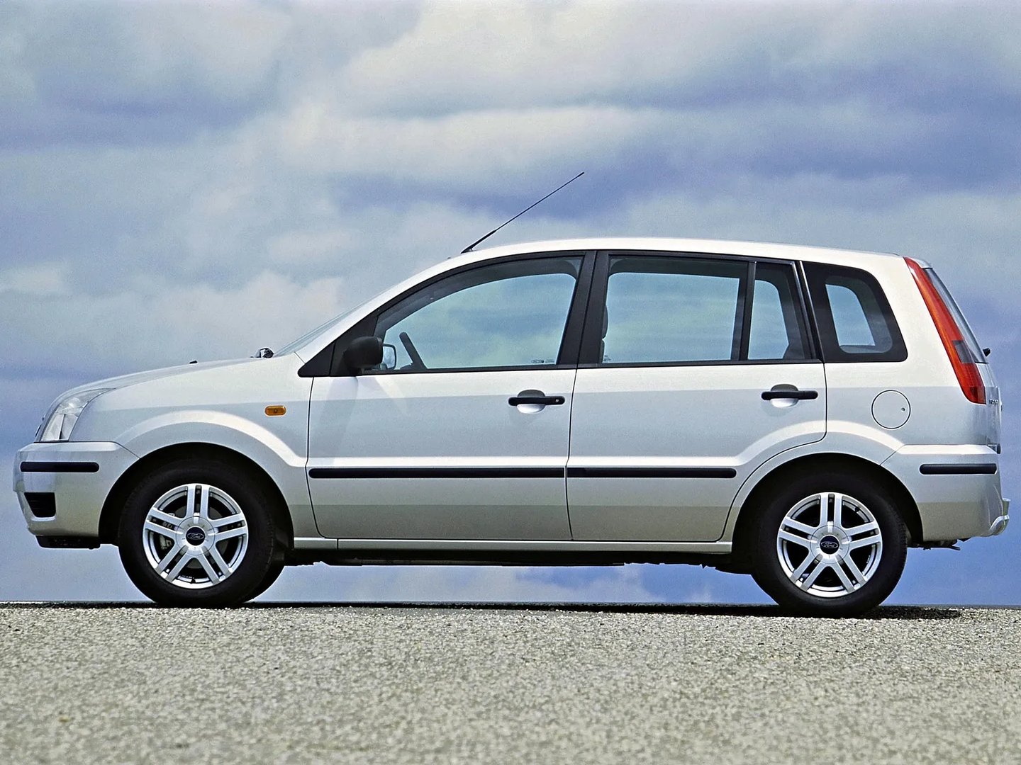 Ford_Fusion_1_generation__Mini_5-doors__13.jpg