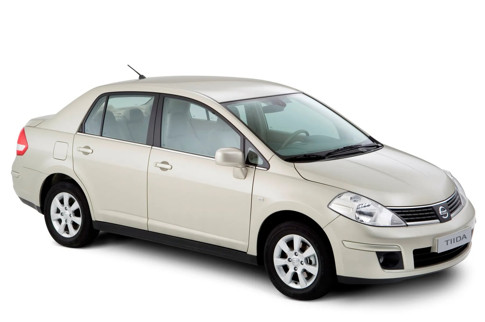 Nissan Tiida 1 generation  Sedan