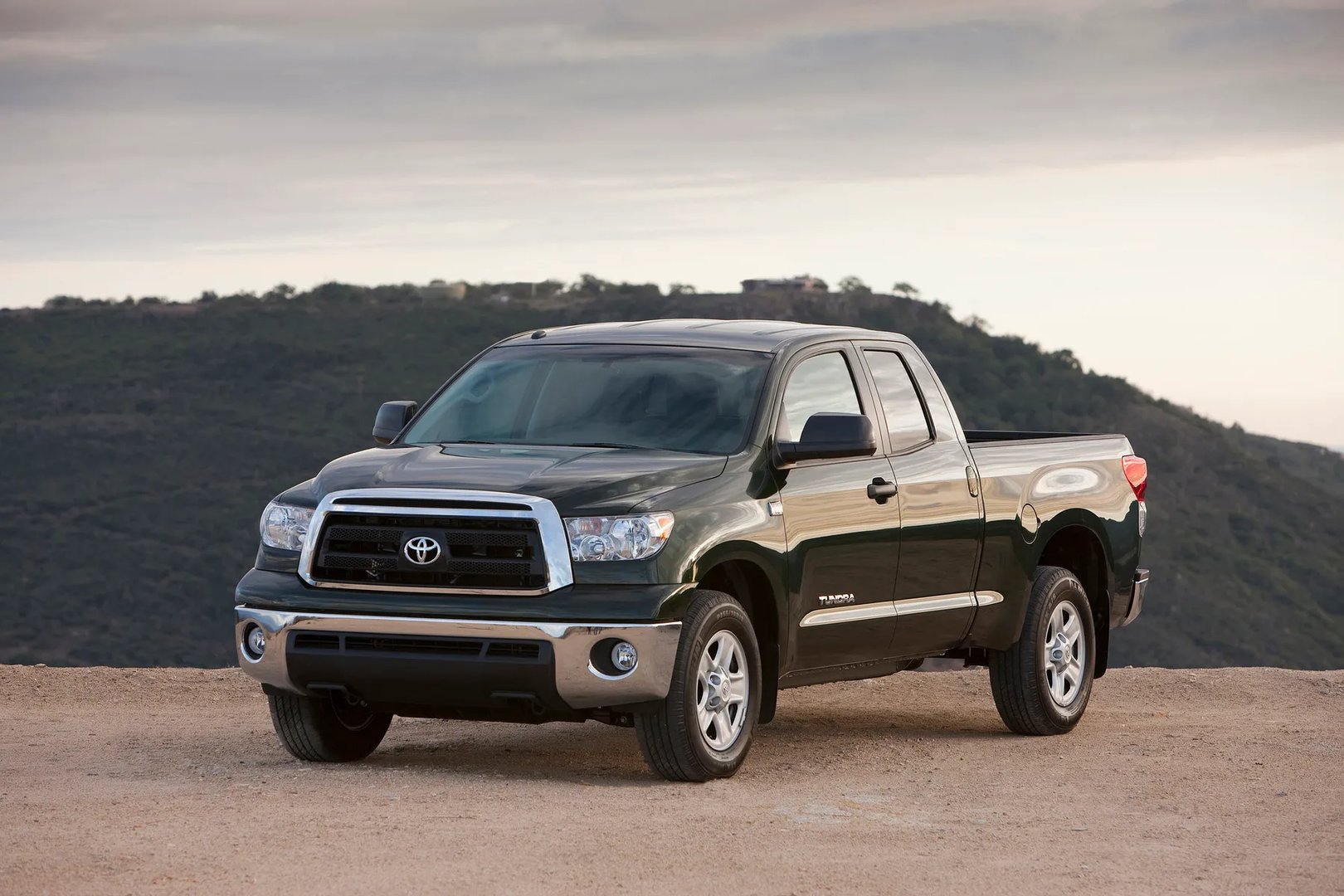 Toyota_Tundra_2_generation__Pickup_double-cab__7.jpg
