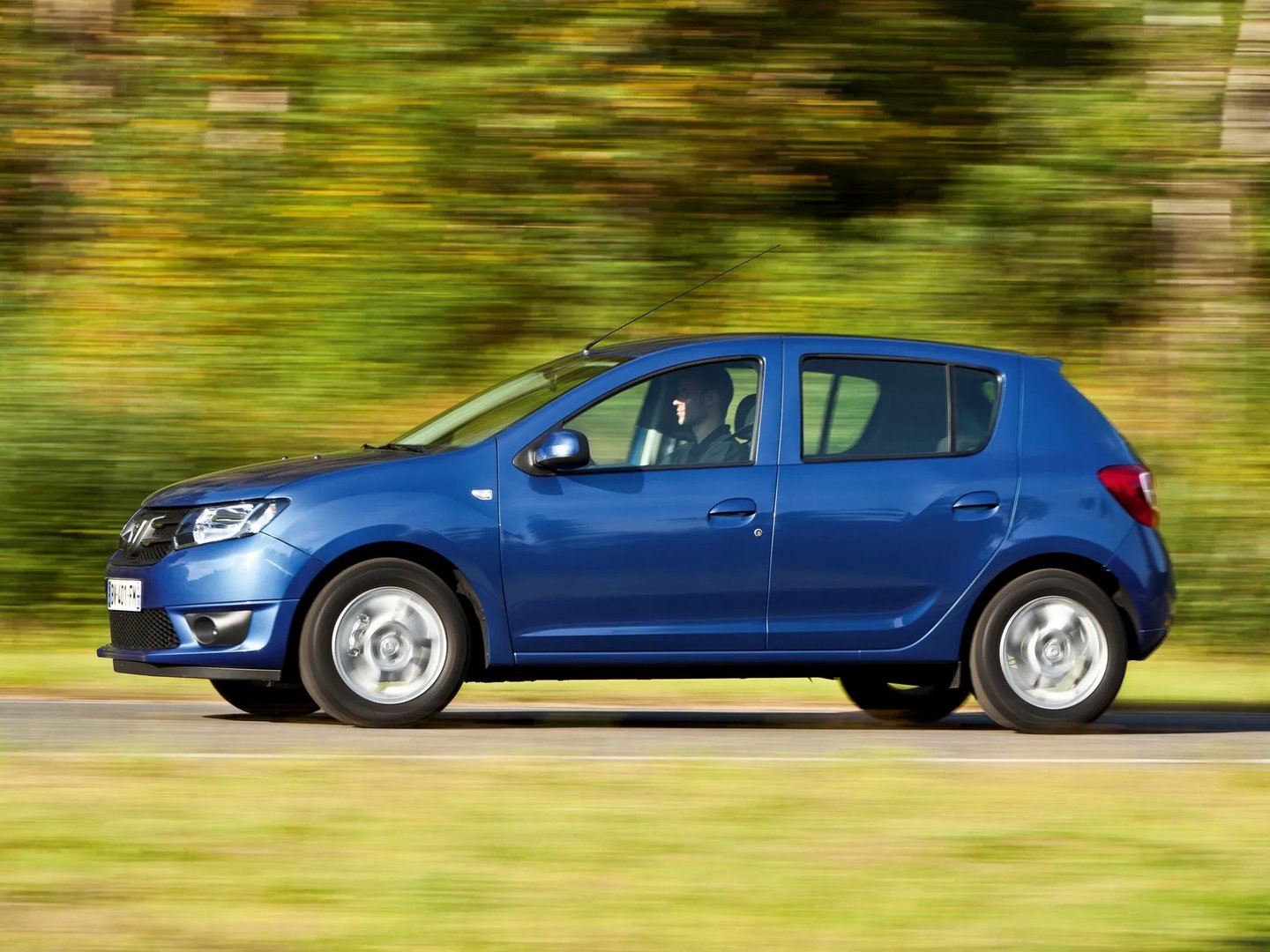 Dacia_Sandero_2_generation__Hatchback_5-door__4.jpg