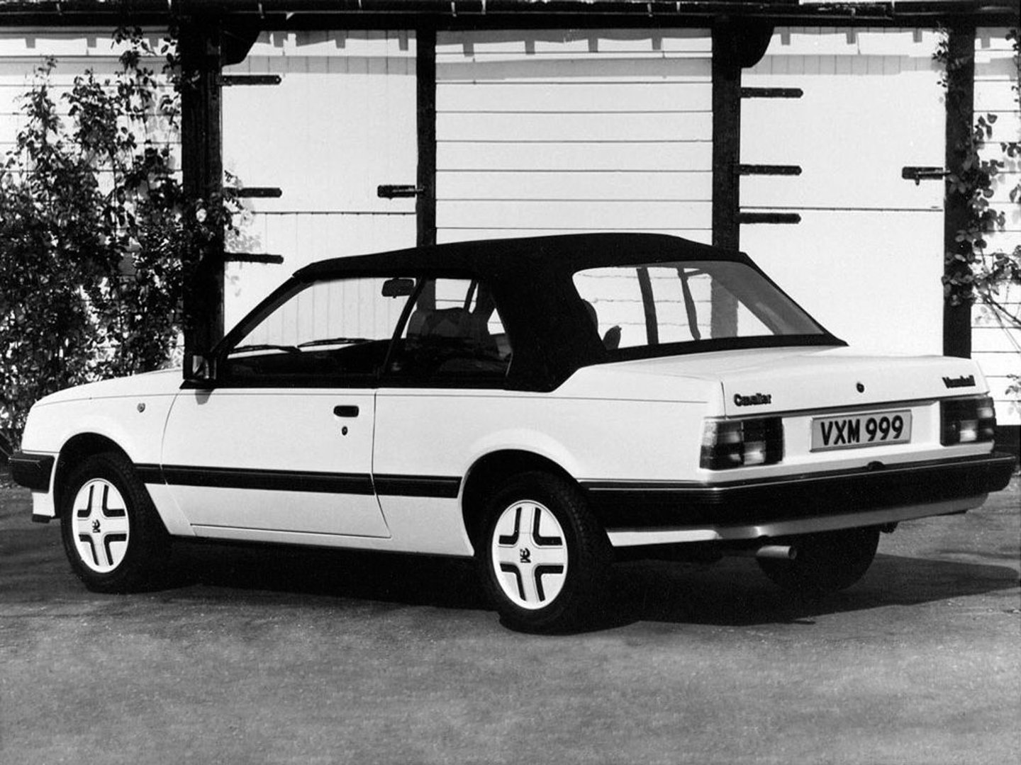 vauxhall_Cavalier_1_generation__Cabrio__1.jpg
