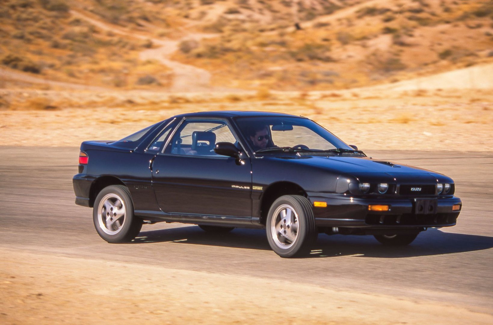 isuzu_Impulse_2_generation__Hatchback_3-door__10.jpg