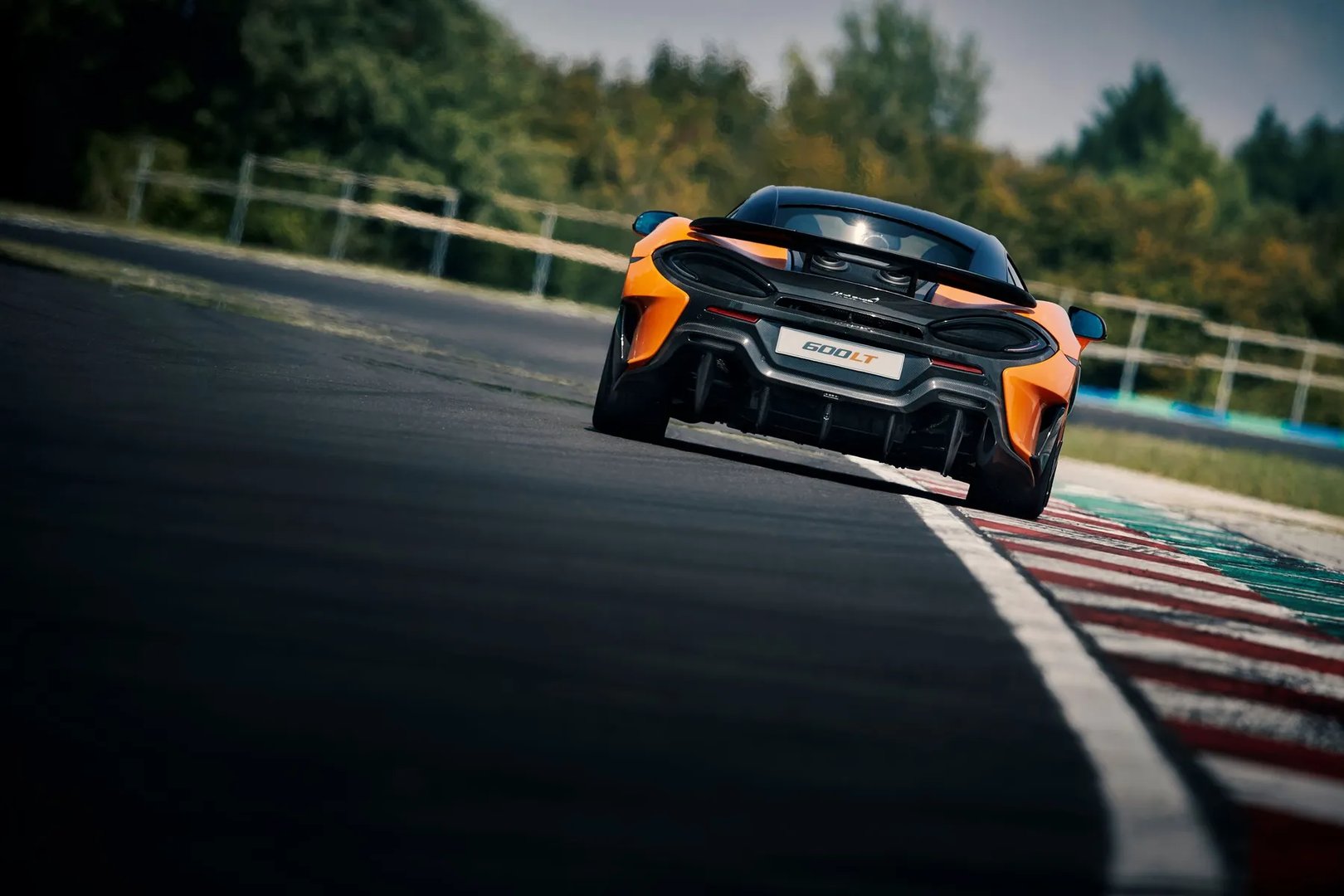 McLaren_600LT_1_generation__Coupe__5.jpg