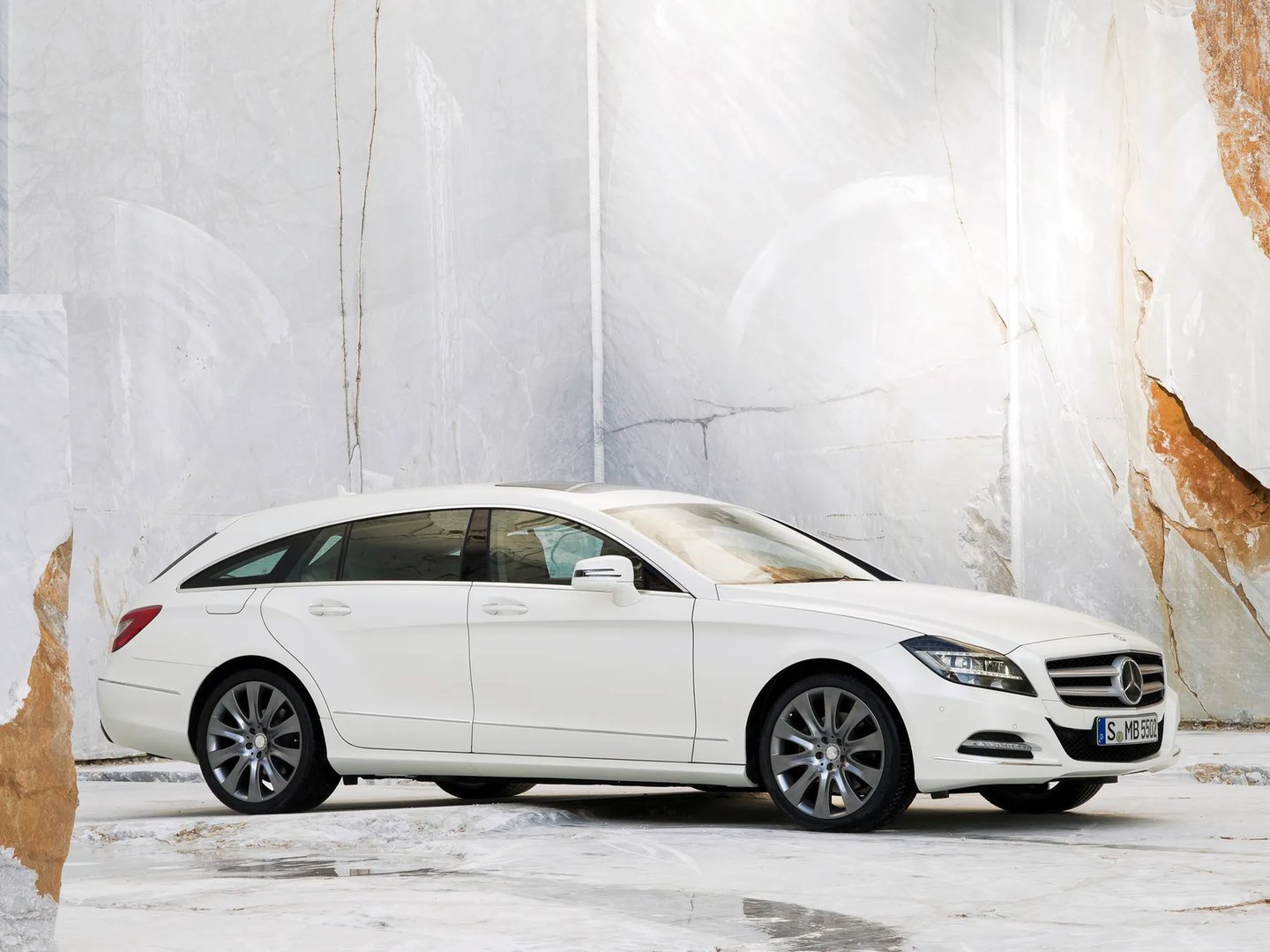 Mercedes_CLS_2_generation__Estate_5-door__13.jpg