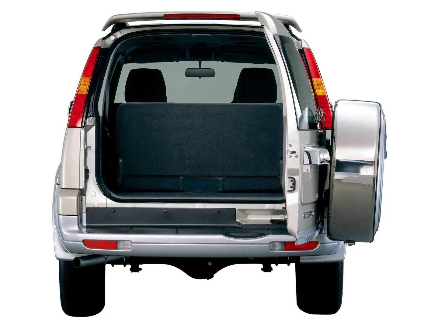 Ford_Everest_1_generation__SUV_5-doors__3.jpg