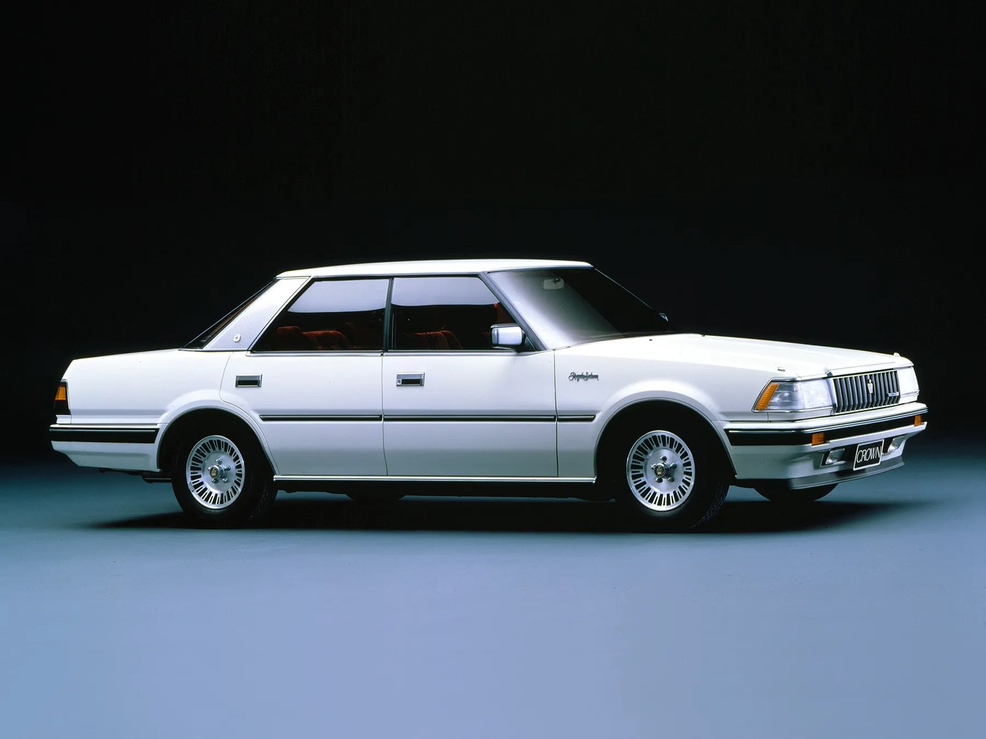 Toyota_Crown_7_generation__Sedan__1.jpg