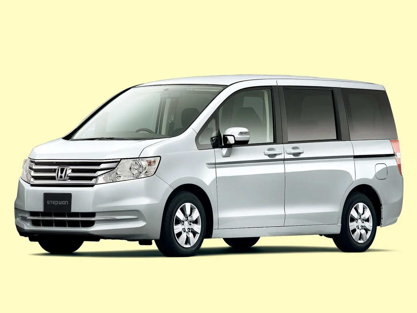 Honda_Stepwgn_4_generation_restyling__Minivan__5.jpg