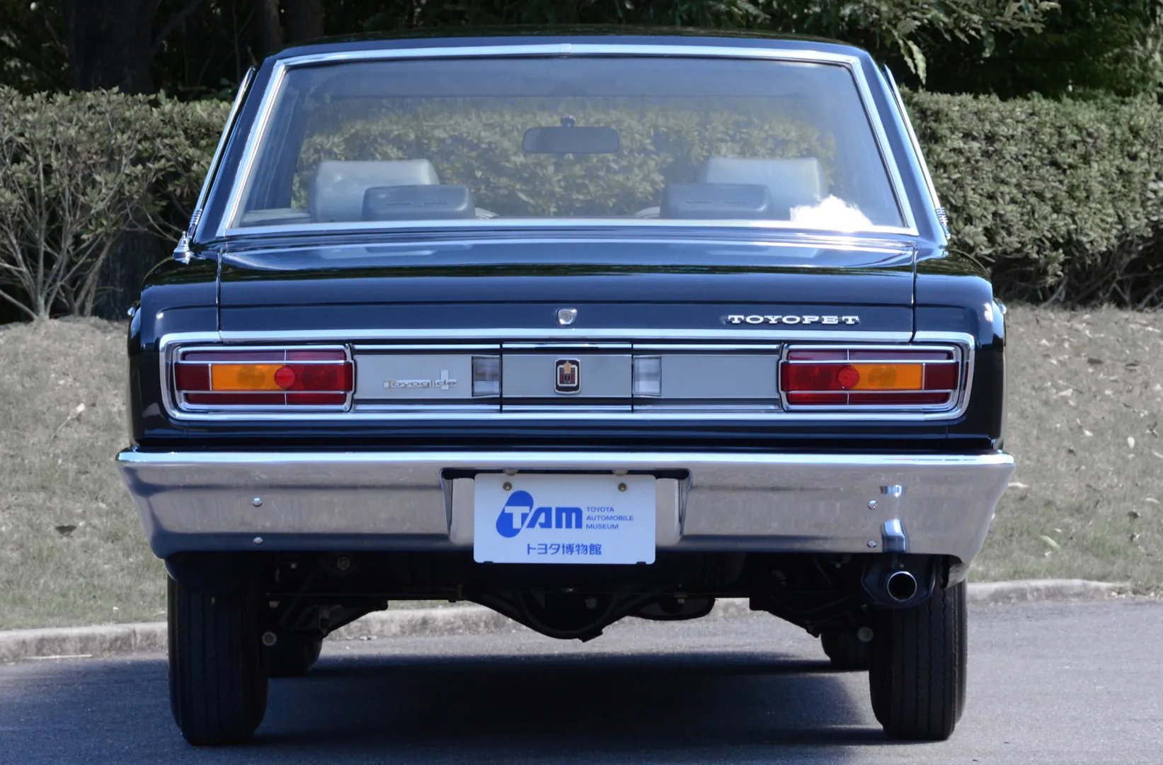 Toyota_Crown_3_generation__Sedan__3.jpg