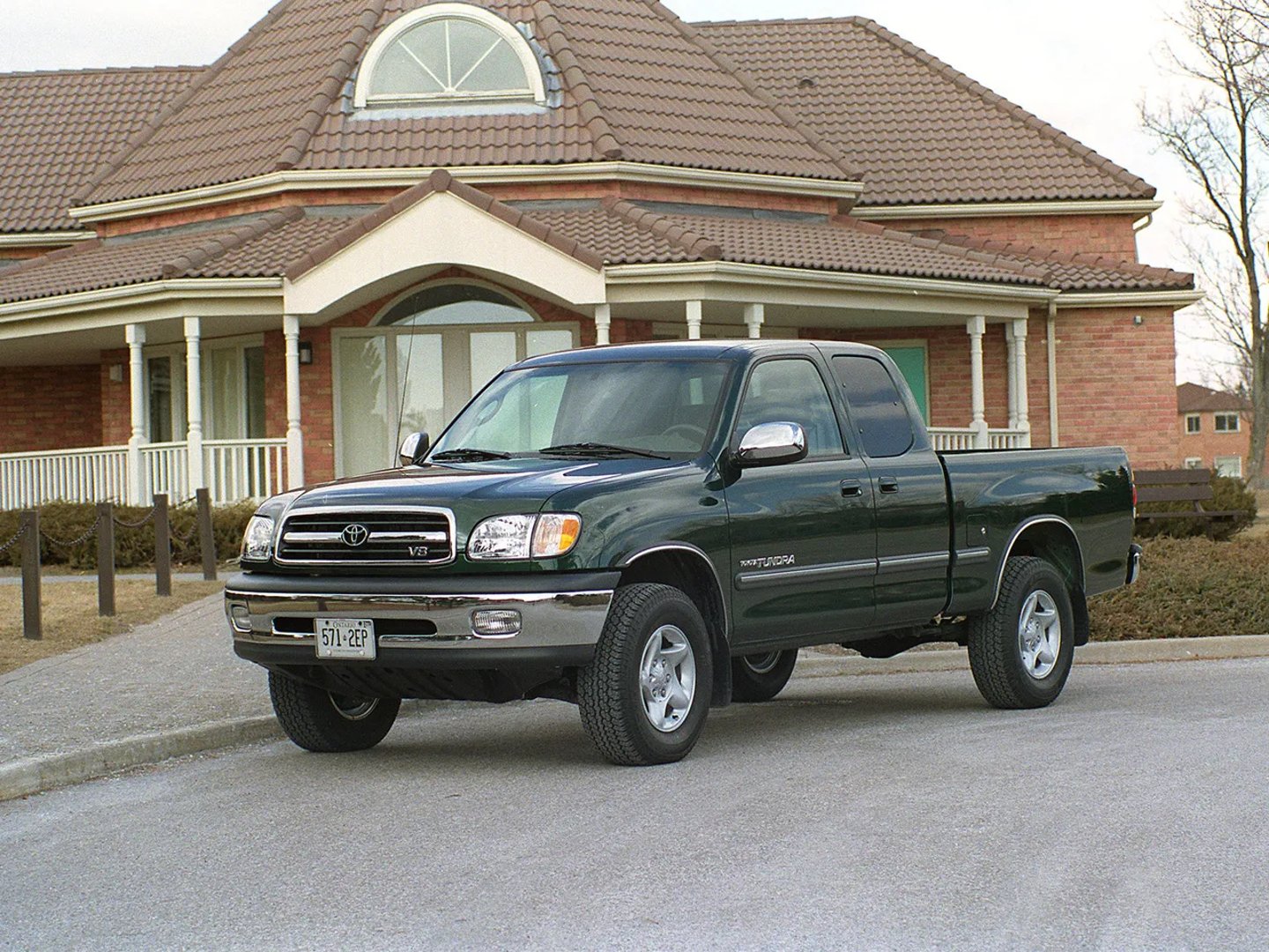 Toyota_Tundra_1_generation__Pickup_1.5-cab__12.jpg