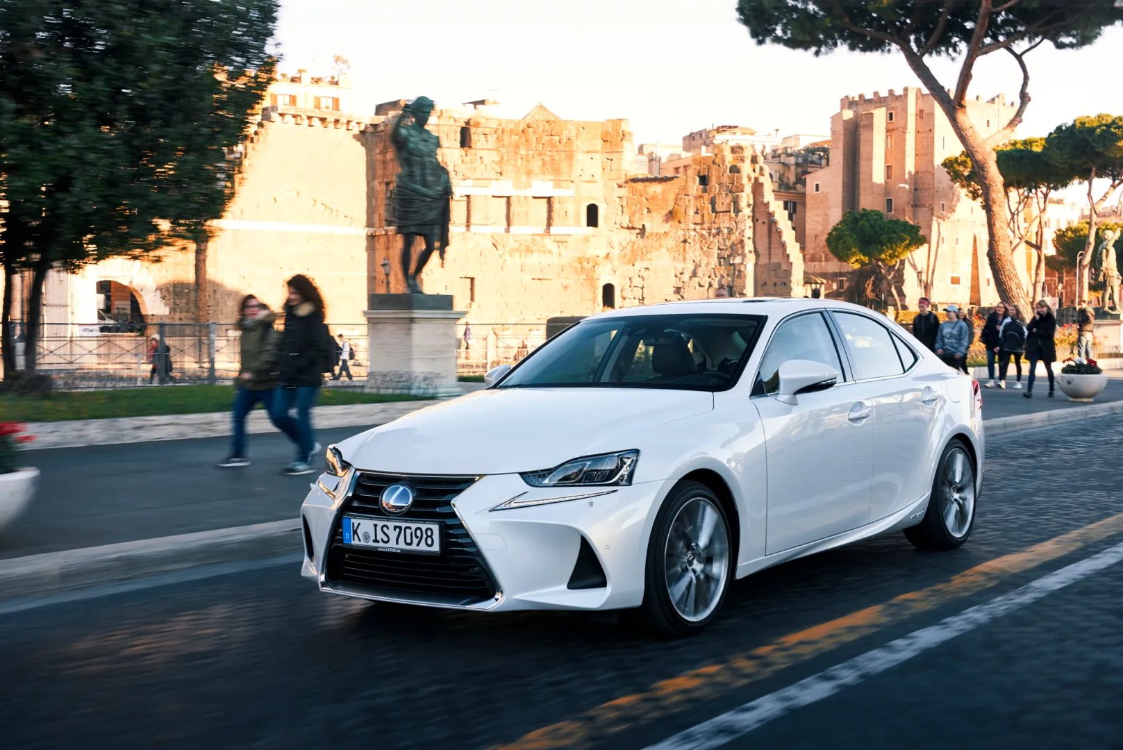 3 generation, restyling 