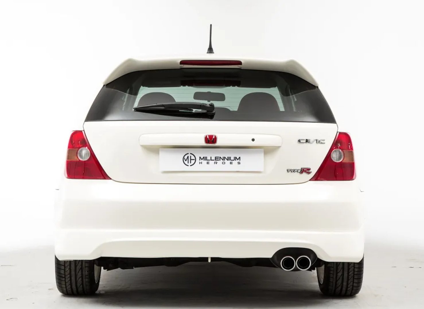 Honda_Civic_Type_R_7_generation__Hatchback_3-door__3.jpg