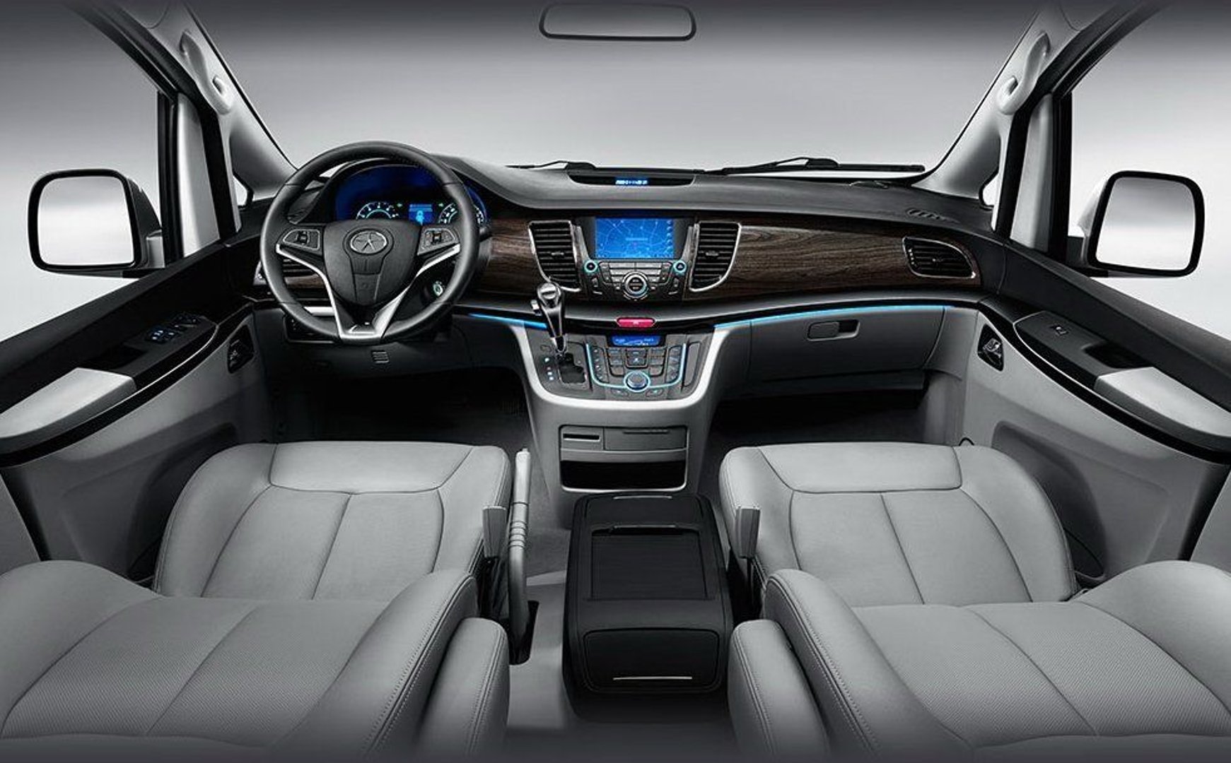 jac_M5_1_generation__Minivan__3.jpg