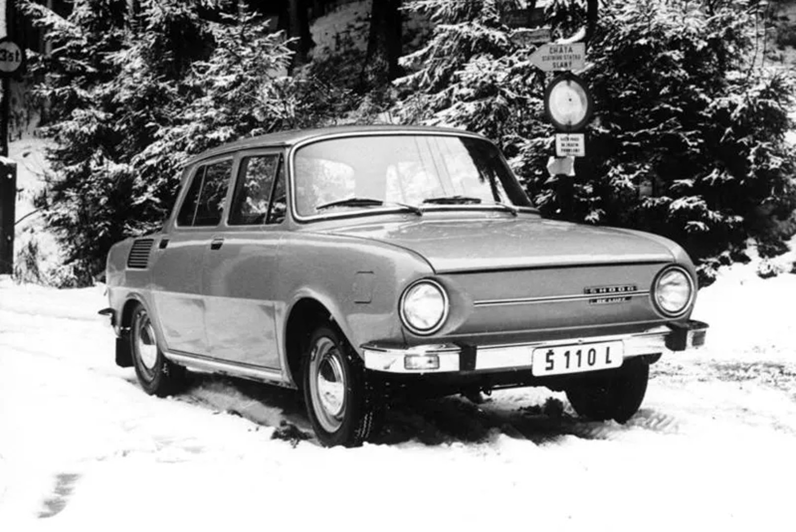 Skoda_100_Series_2_generation__Sedan__1.jpg
