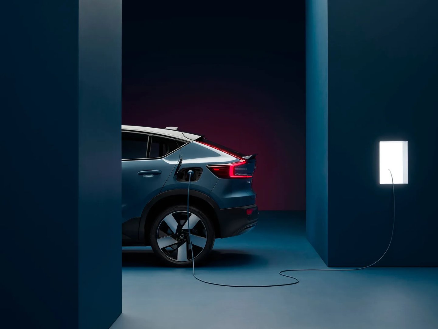 Volvo_C40_Recharge_1_generation__SUV_5-doors__12.jpg