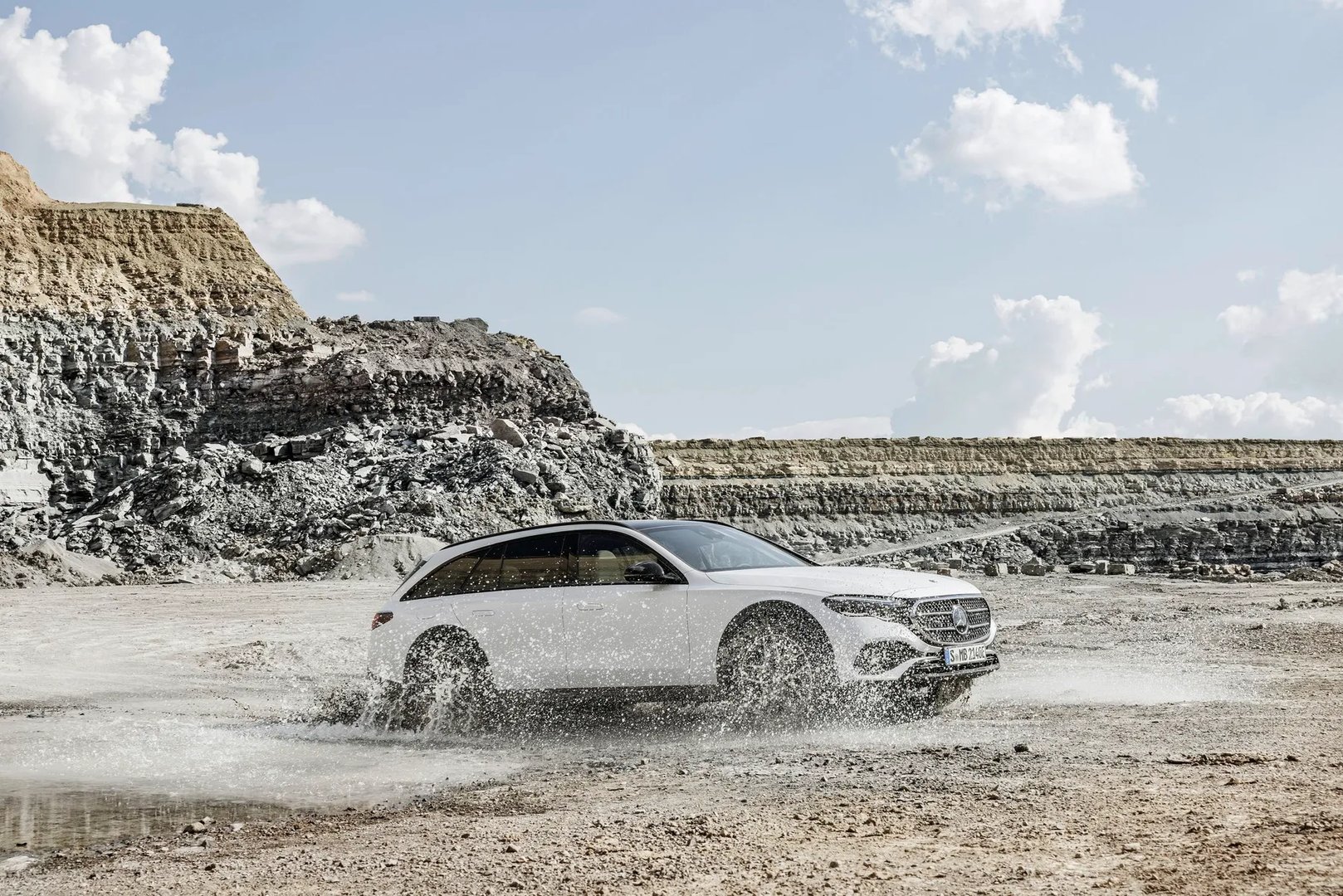 Mercedes_E-Class_All-Terrain_6_generation__Estate_5-door__11.jpg