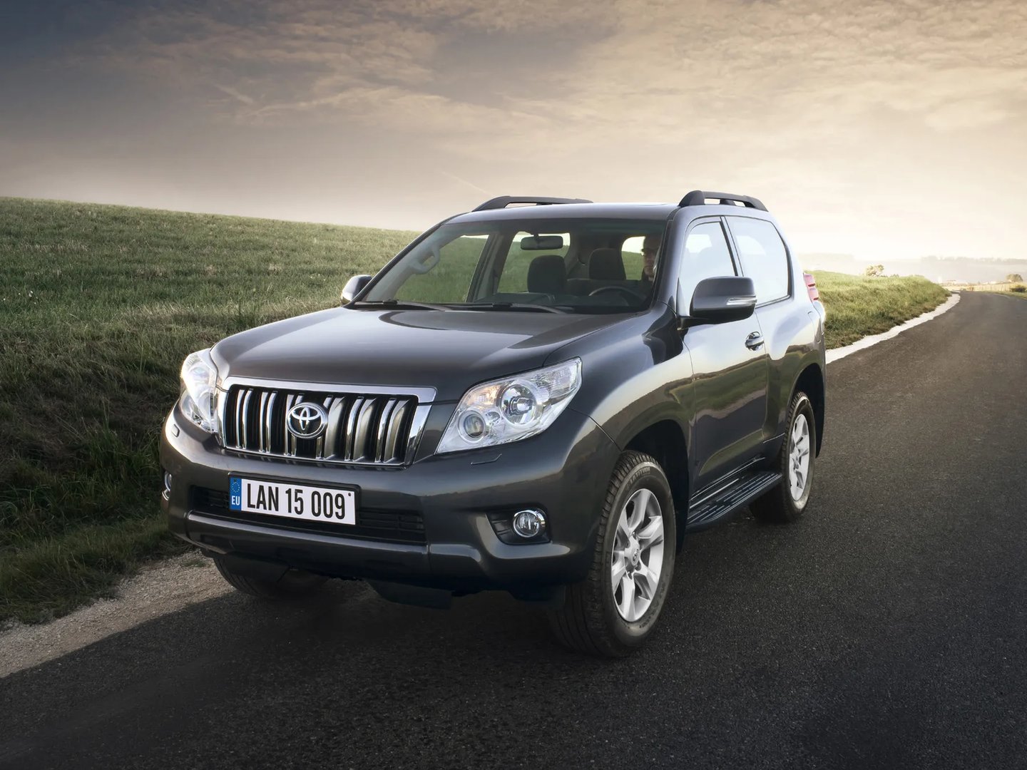 Toyota Land Cruiser 4 generation  SUV 3-doors