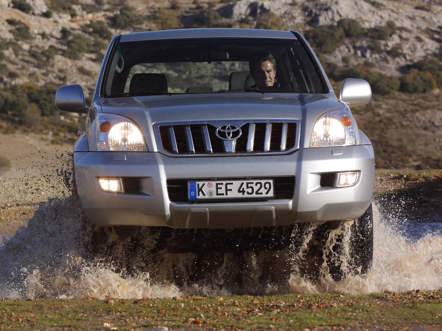 Toyota_Land_Cruiser_3_generation_restyling__SUV_3-doors__5.jpg