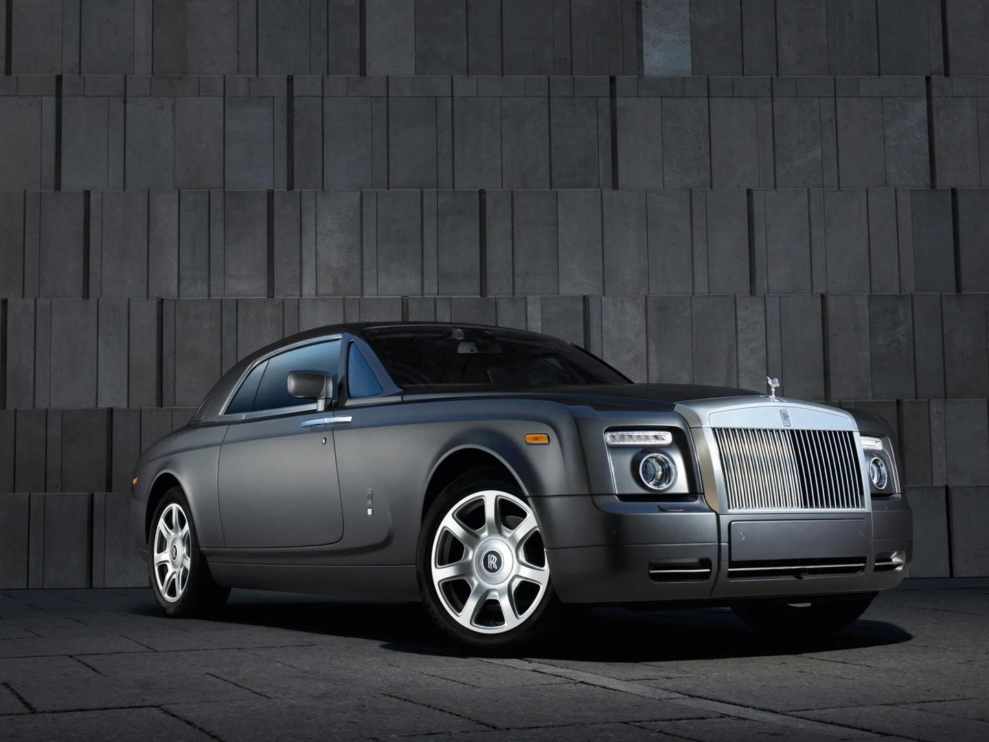 Rolls-Royce_Phantom_7_generation__Coupe__6.jpg