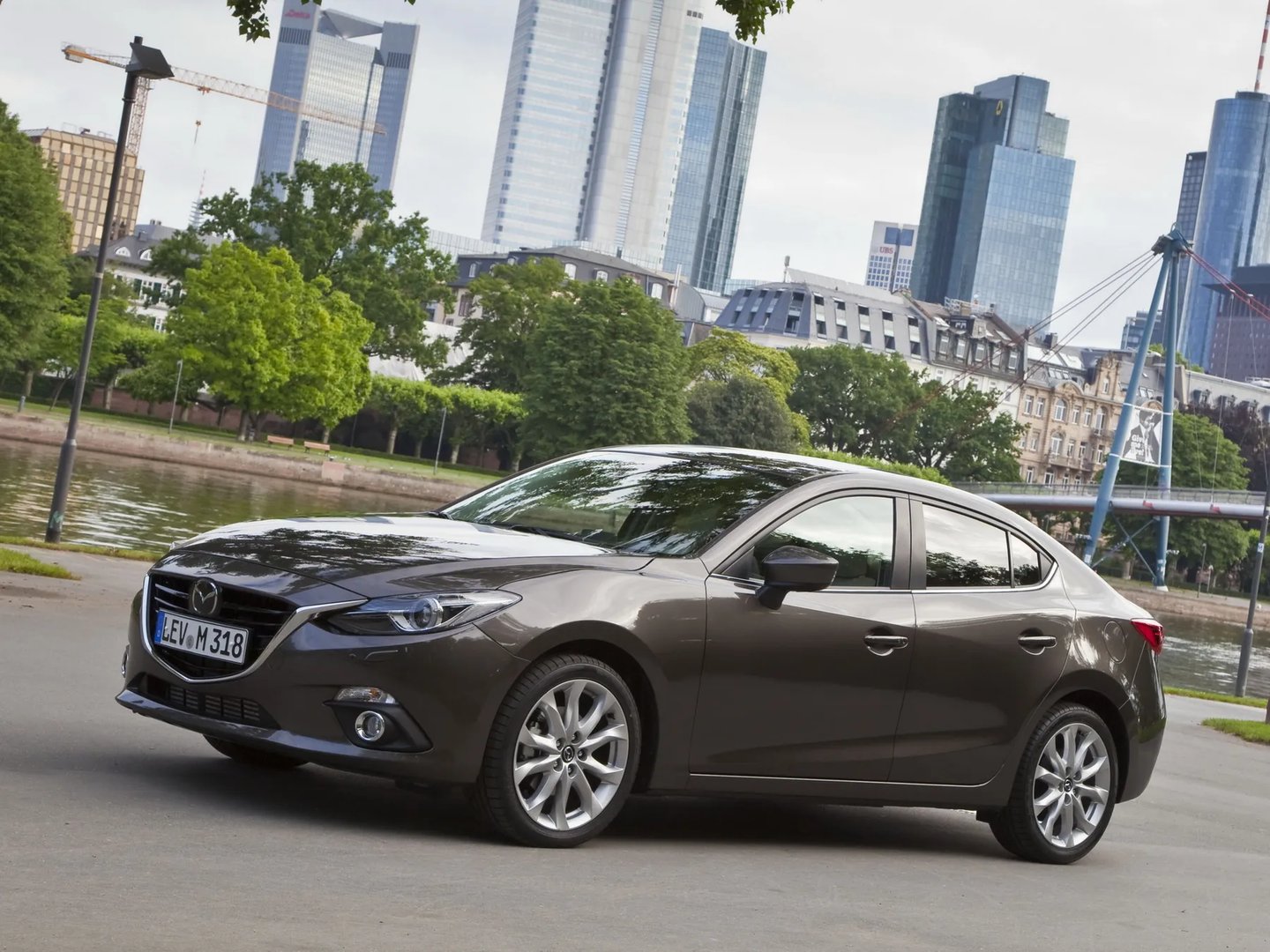 Mazda_3_3_generation__Sedan__1.jpg