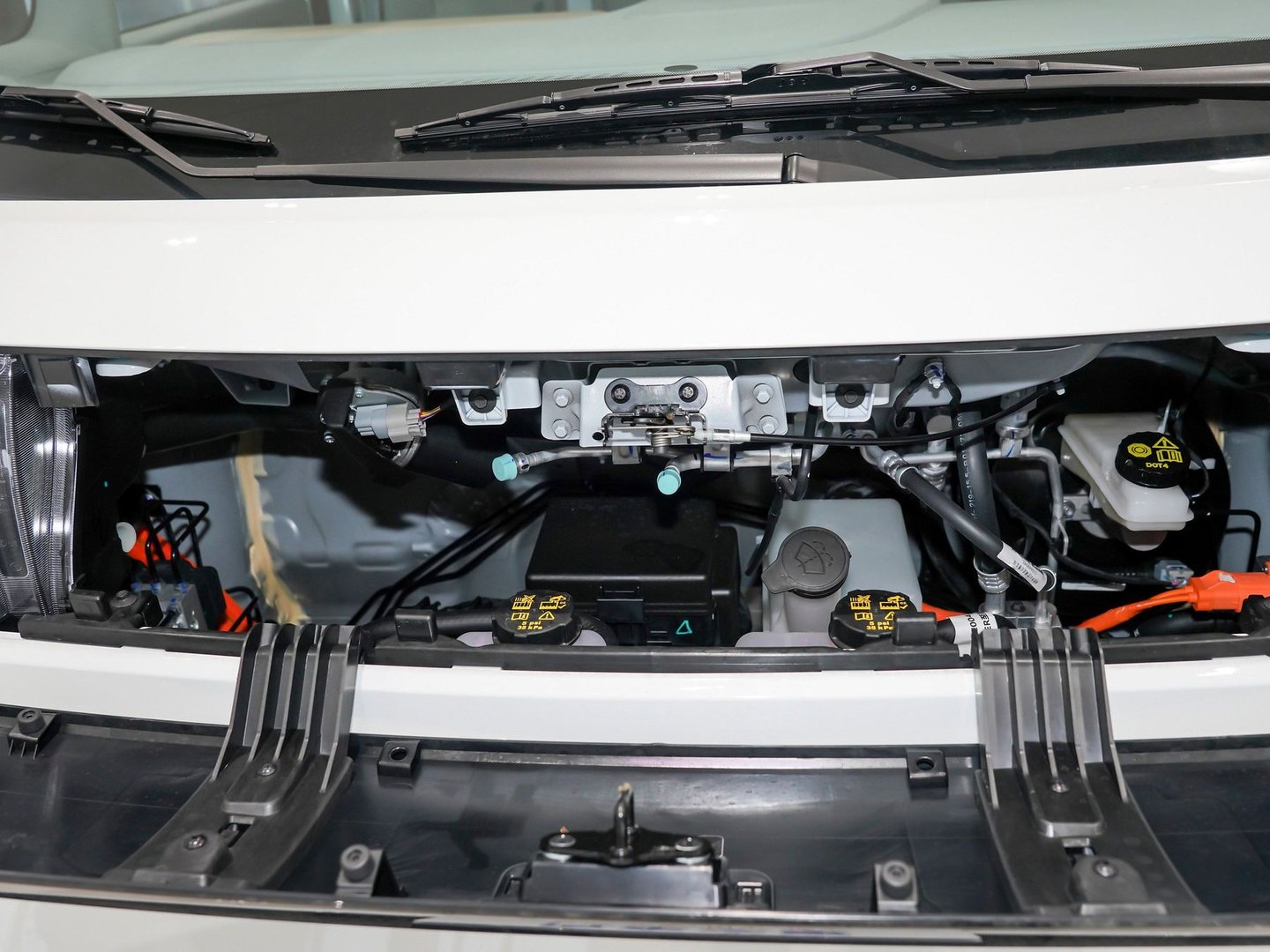 maxus_eDeliver_5_1_generation__Minivan__9.jpg
