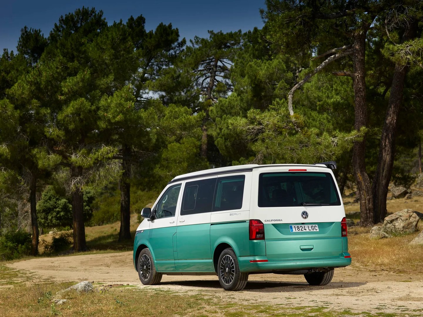 Volkswagen_California_6_generation_restyling__Minivan__13.jpg