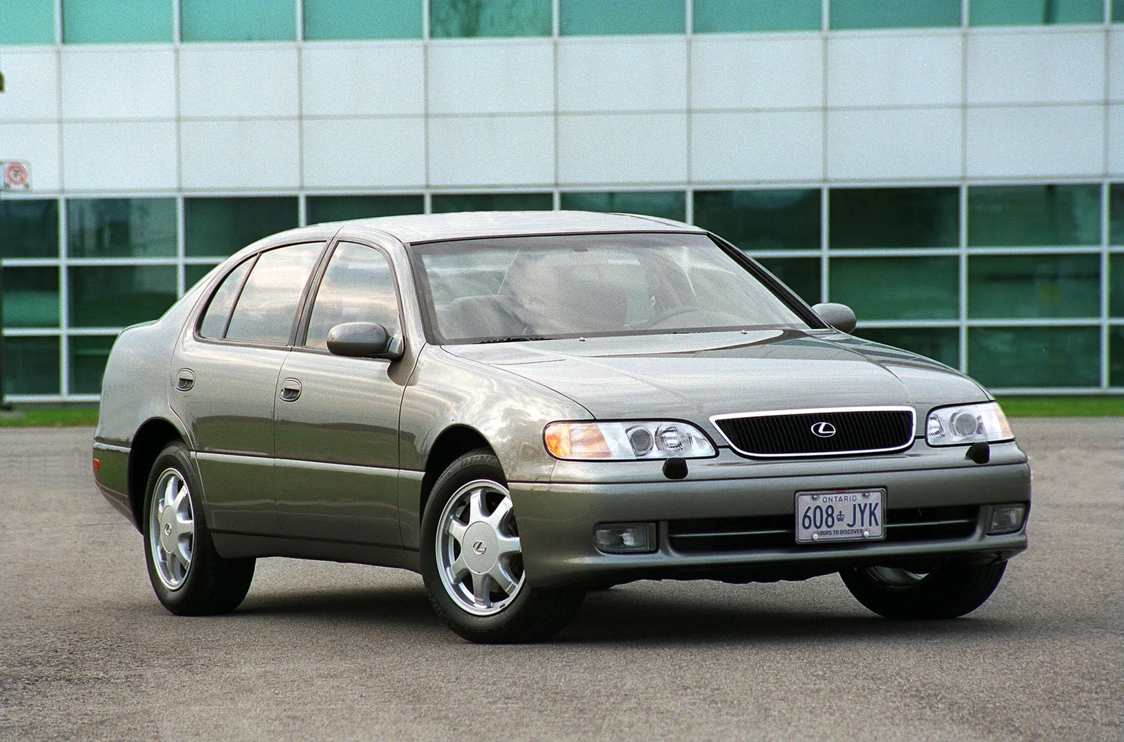 Lexus_GS_1_generation__Sedan__3.jpg